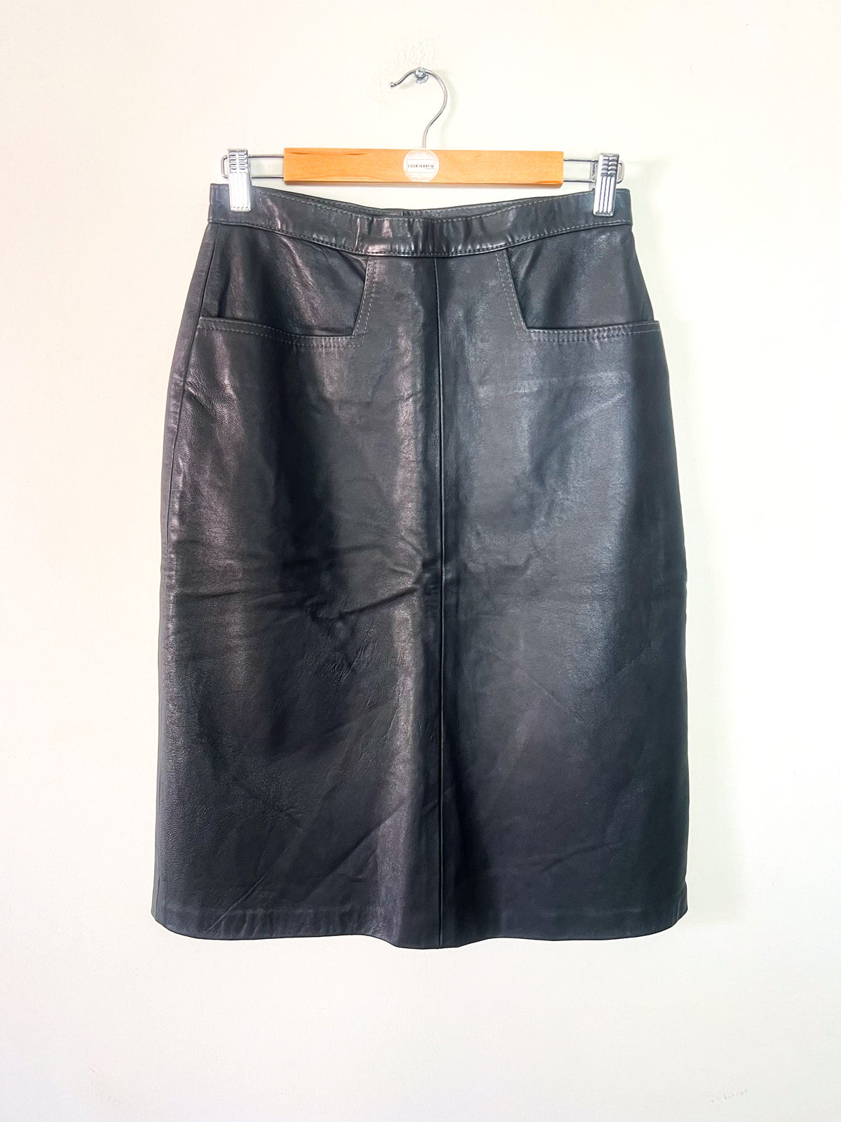 Jupe droite vintage années 80 en vrai cuir gris anthracite poches géométriques Taille 36