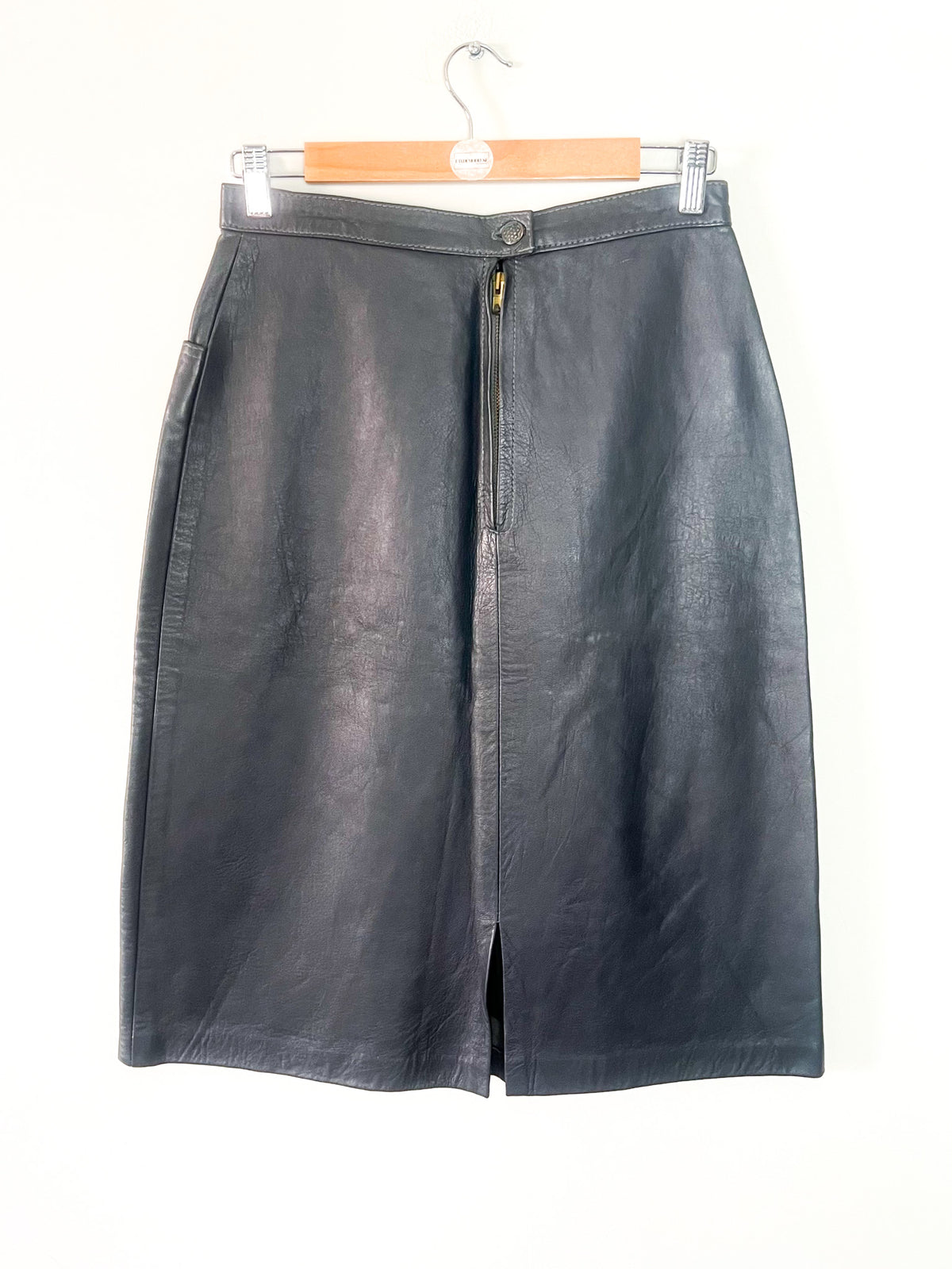 Jupe droite vintage années 80 en vrai cuir gris anthracite poches géométriques Taille 36