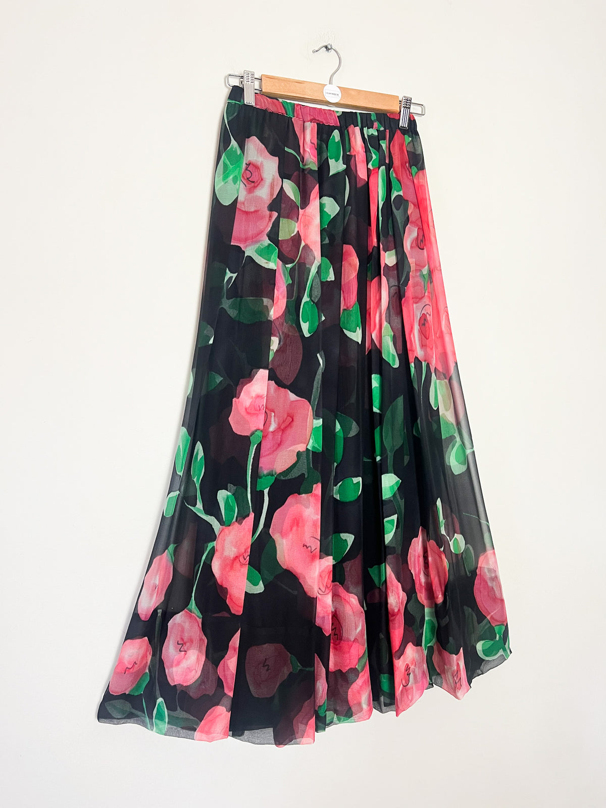 Jupe longue à plis vintage années 80 voile floral rose et vert sur fond noir T34 36