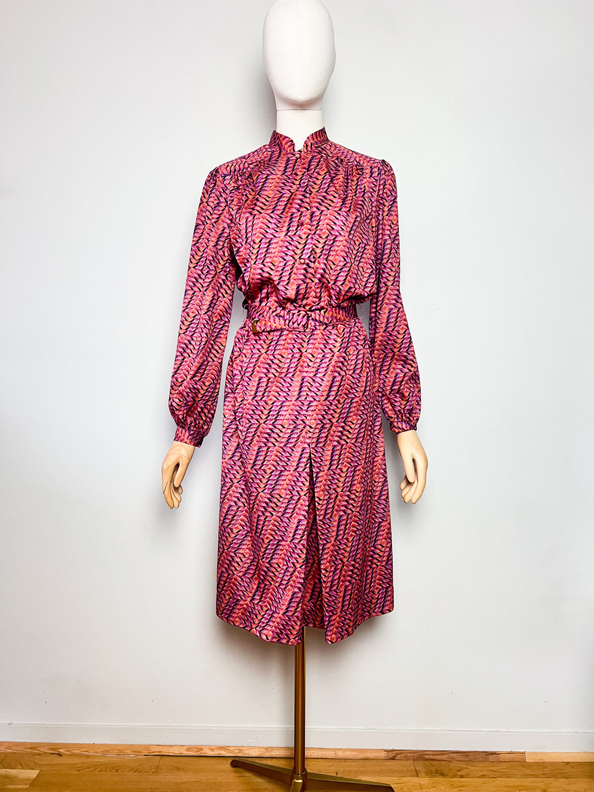 Robe midi vintage 70s imprimé graphique noir, mauve & ocre T40