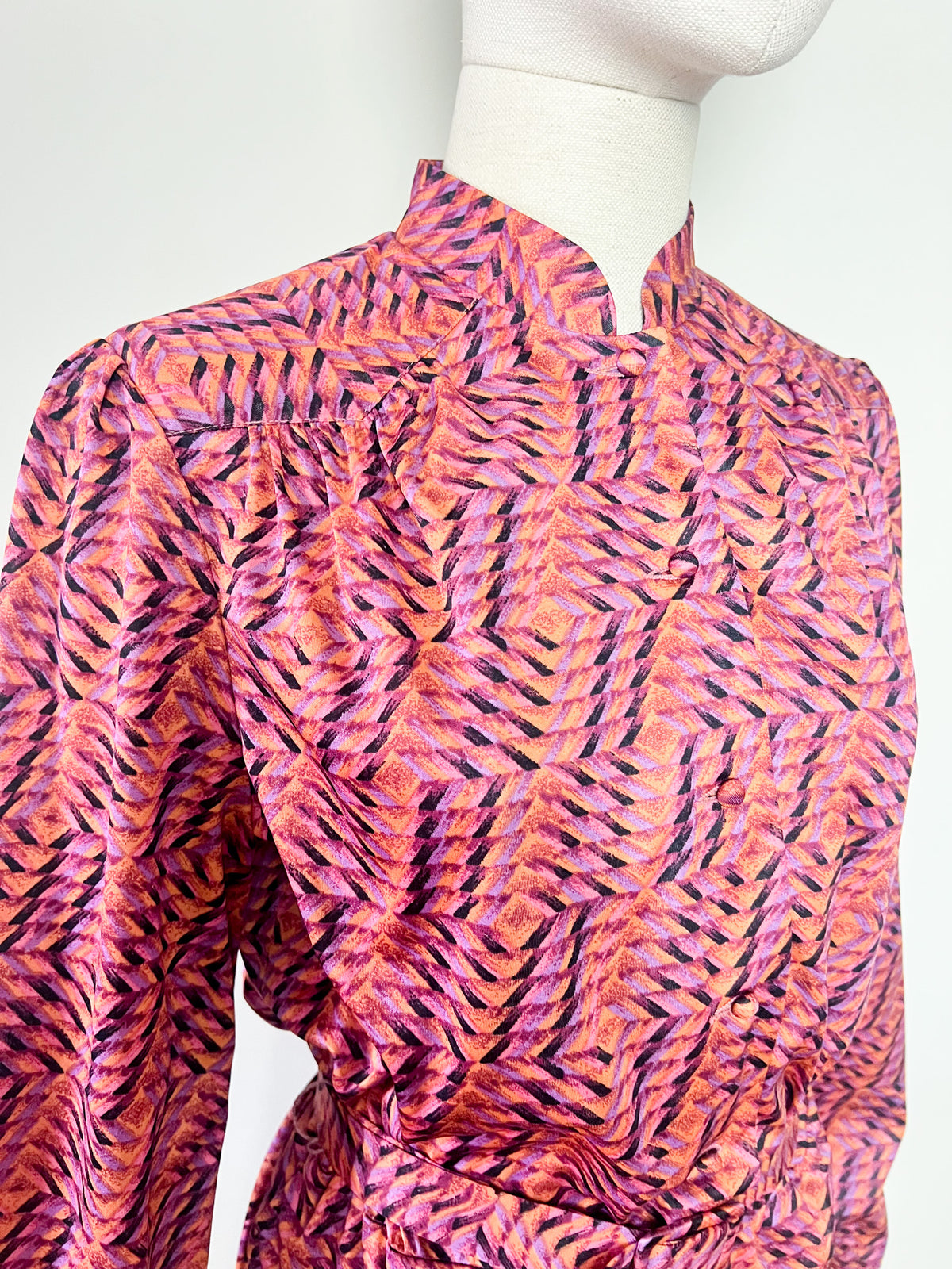 Robe midi vintage 70s imprimé graphique noir, mauve & ocre T40