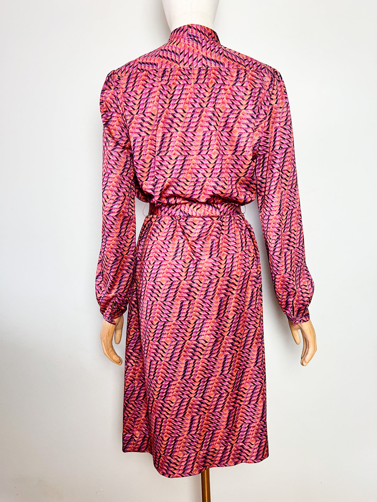 Robe midi vintage 70s imprimé graphique noir, mauve & ocre T40