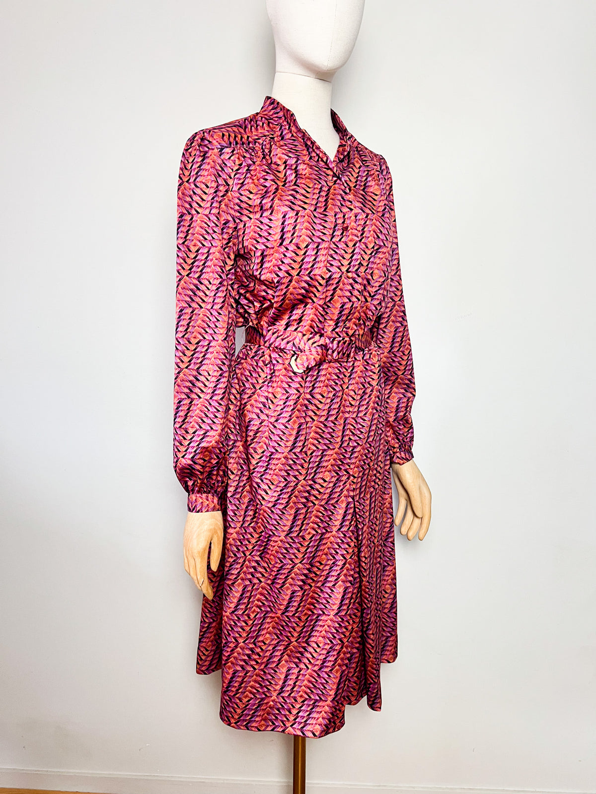 Robe midi vintage 70s imprimé graphique noir, mauve & ocre T40