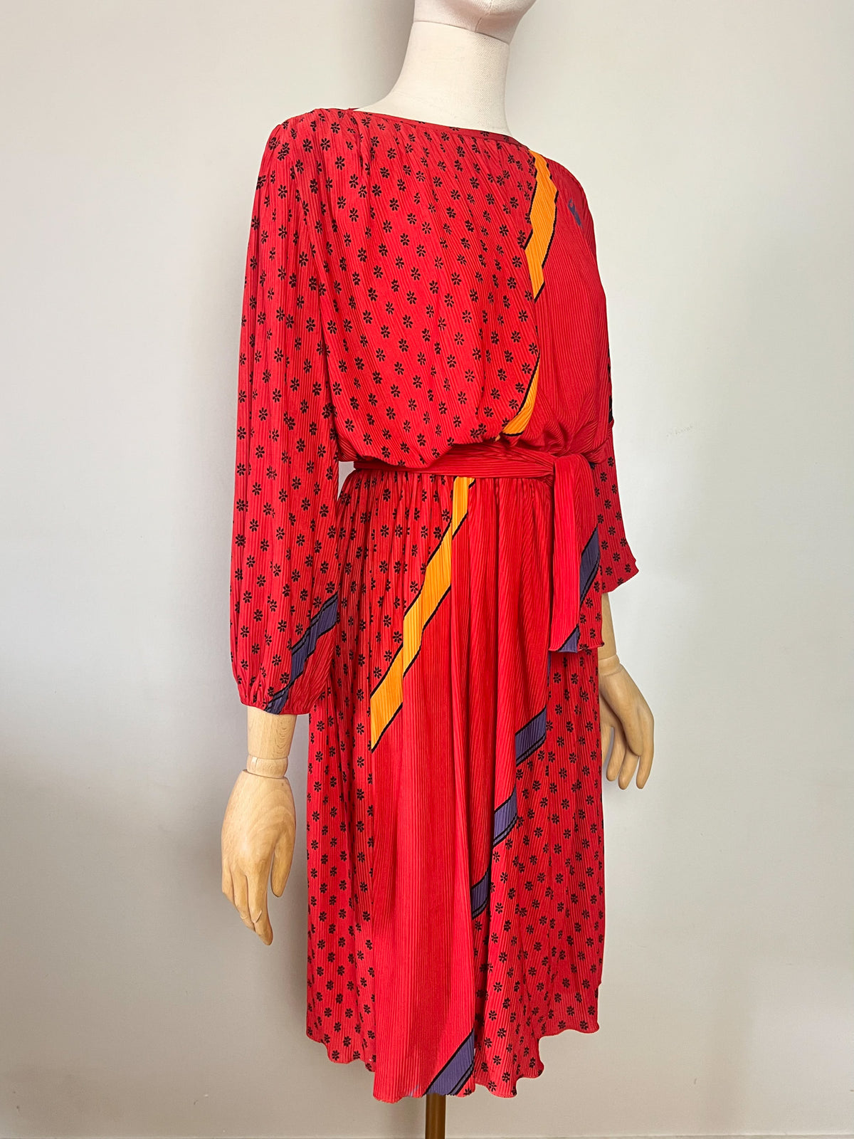 Robe mi-longue plissée vintage 70s Imprimé rétro & ceinture Virginie Paris (T36 au 40)