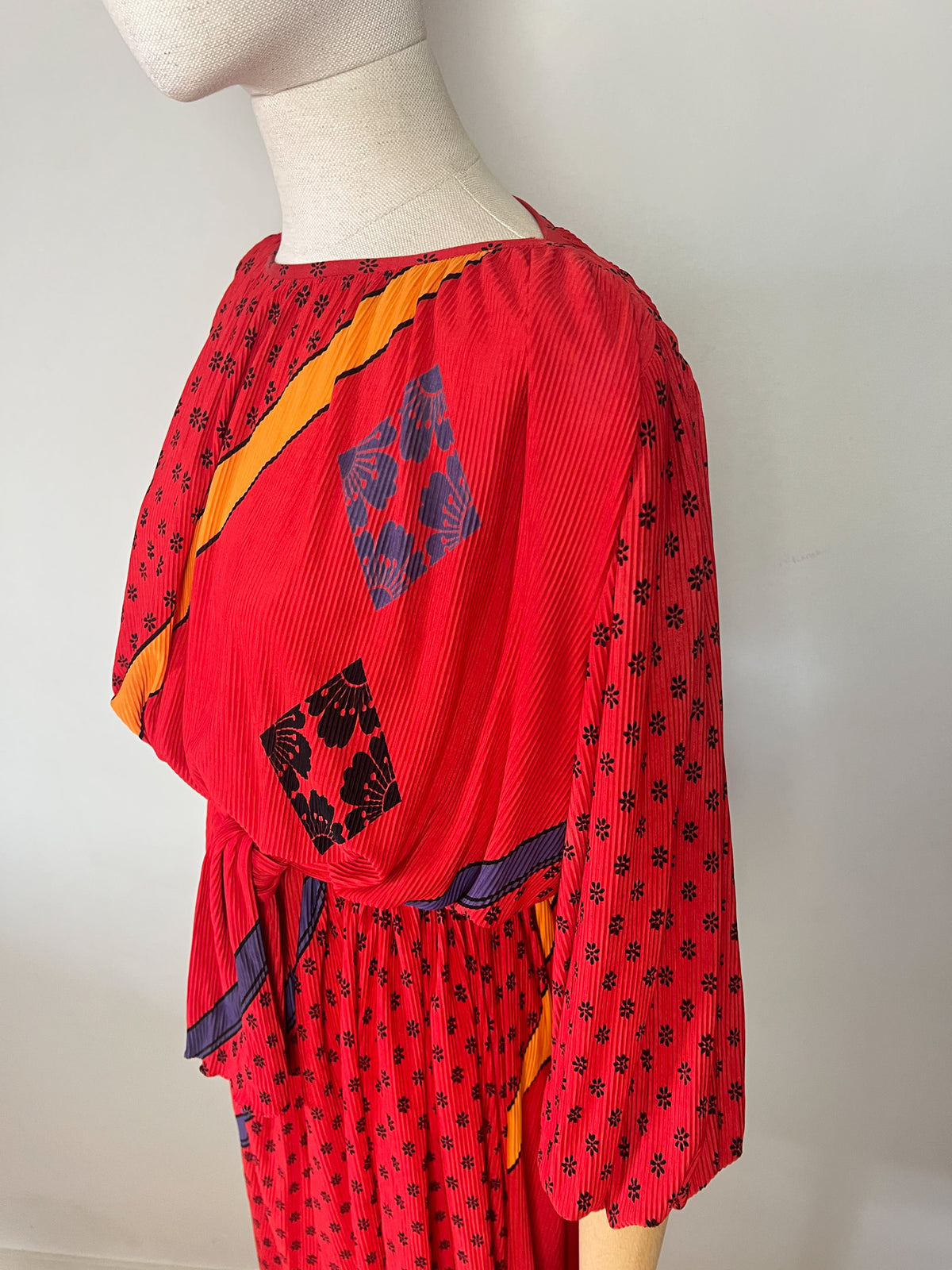 Robe mi-longue plissée vintage 70s Imprimé rétro & ceinture Virginie Paris (T36 au 40)