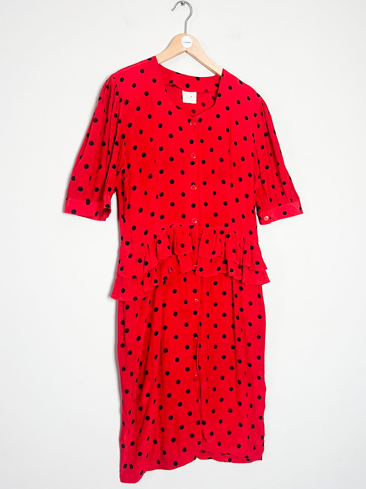 Robe véritable vintage 80s rouge à pois noirs col cœur & basque T38