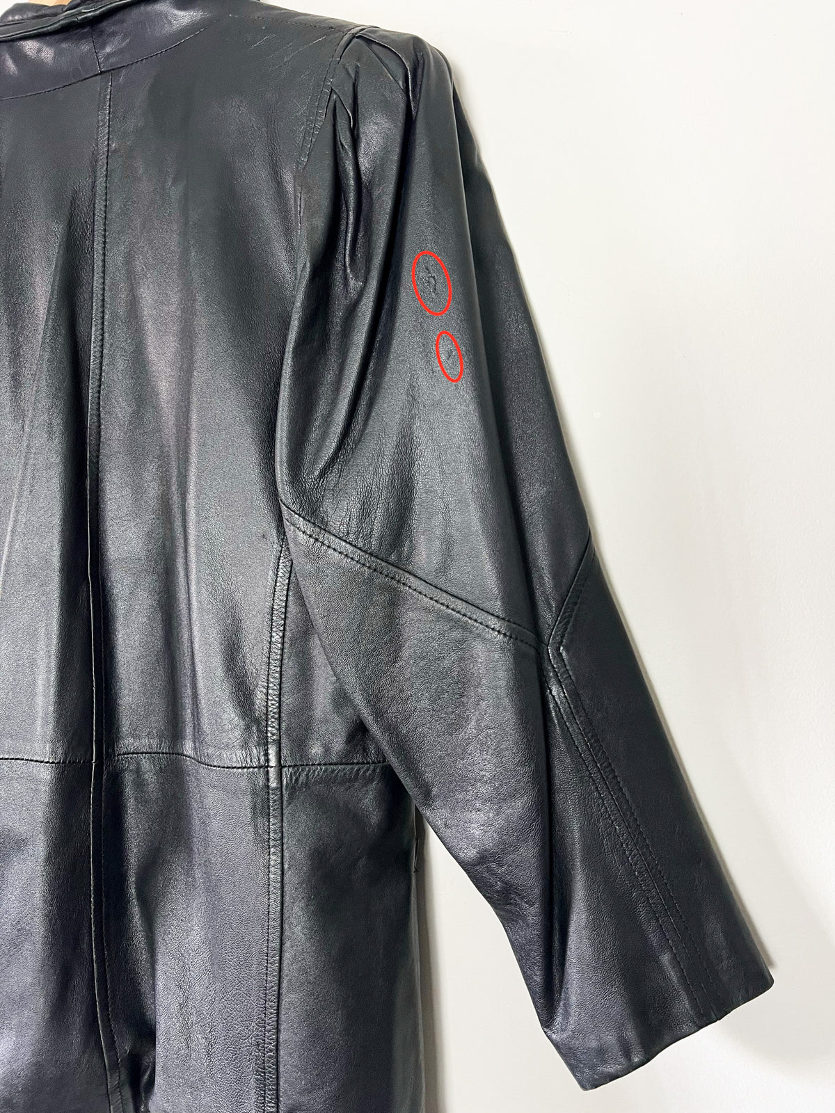 Veste blazer oversize vintage années 80 en cuir noir à épaulettes (T38)