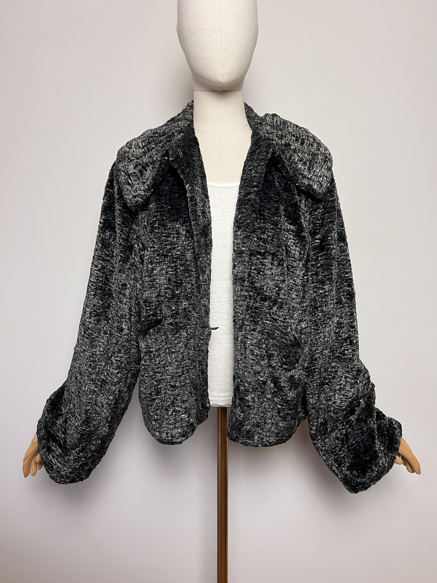 Manteau Court Fausse Fourrure Noir Gris Vintage Années 80 - Paris Mode - Made in France - T. 40/42