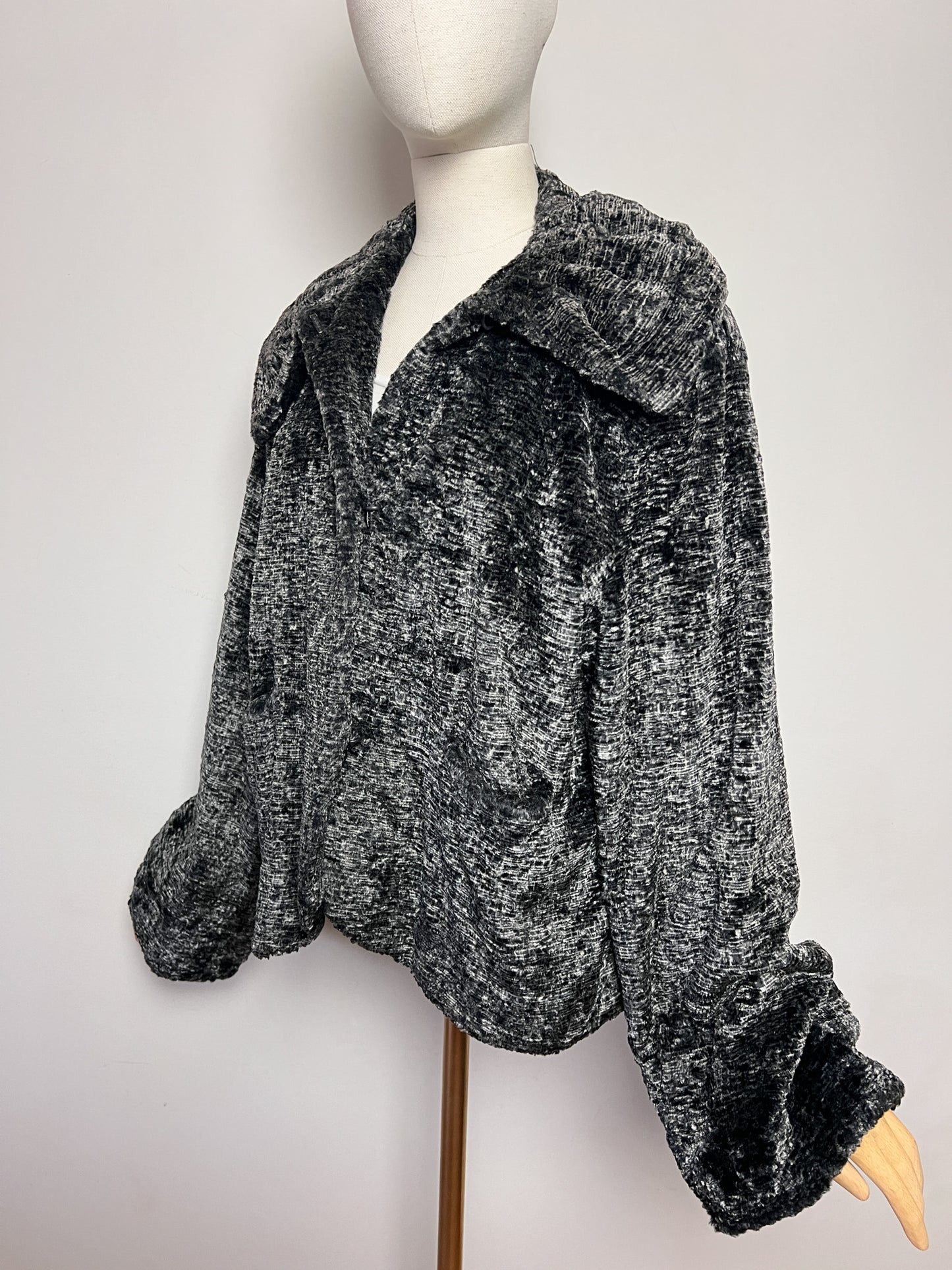 Manteau Court Fausse Fourrure Noir Gris Vintage Années 80 - Paris Mode - Made in France - T. 40/42