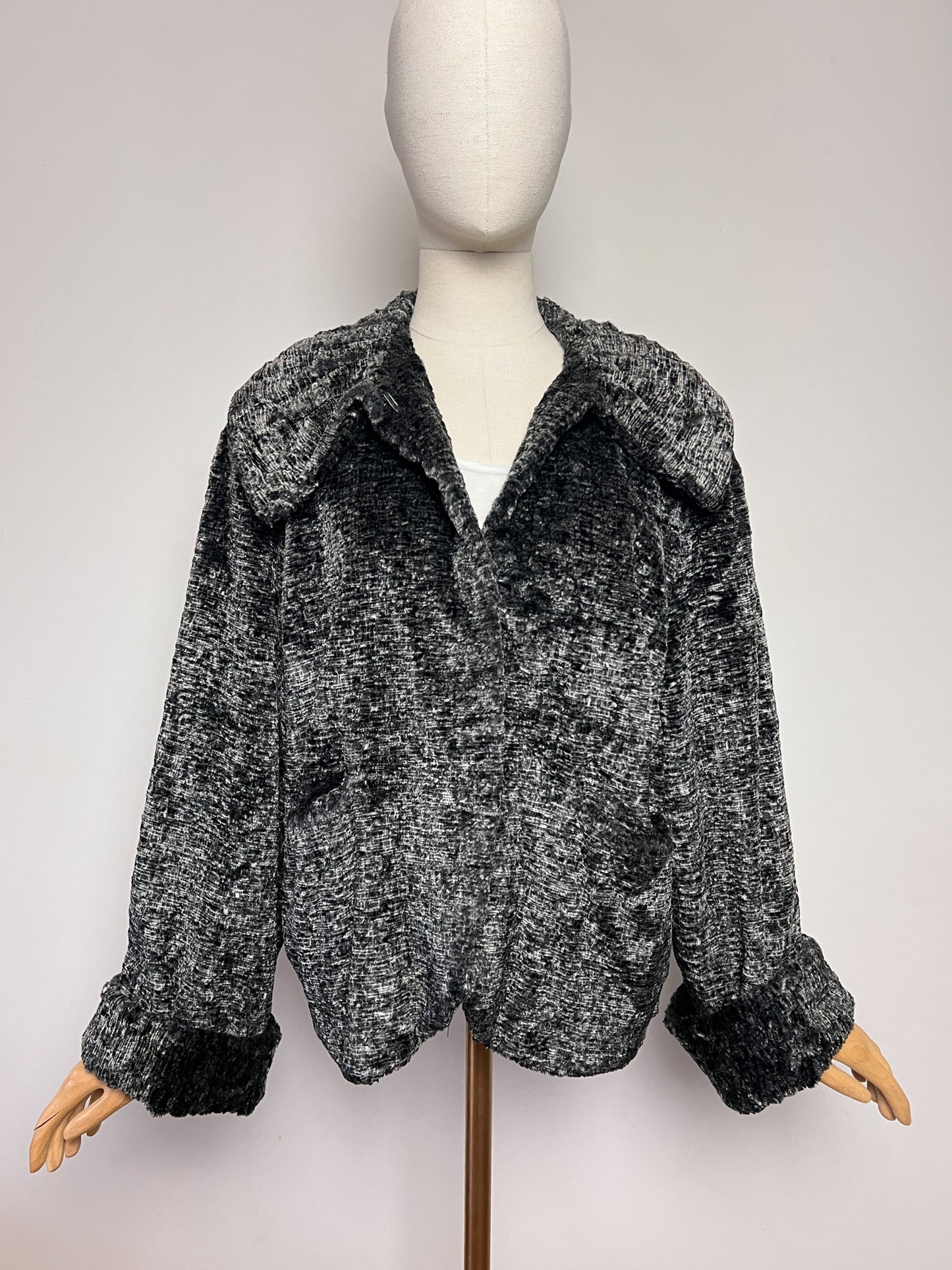 Manteau Court Fausse Fourrure Noir Gris Vintage Années 80 - Paris Mode - Made in France - T. 40/42