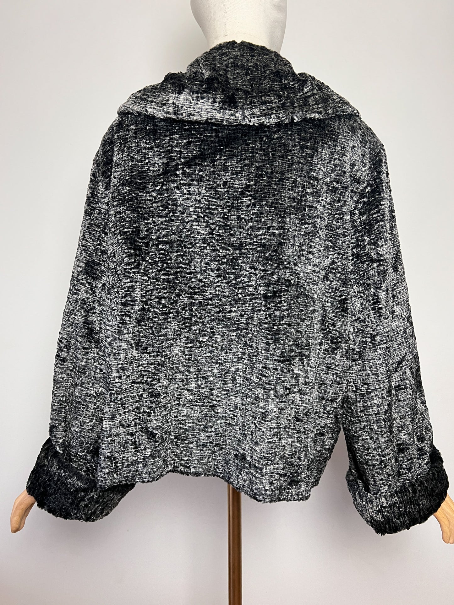 Manteau Court Fausse Fourrure Noir Gris Vintage Années 80 - Paris Mode - Made in France - T. 40/42