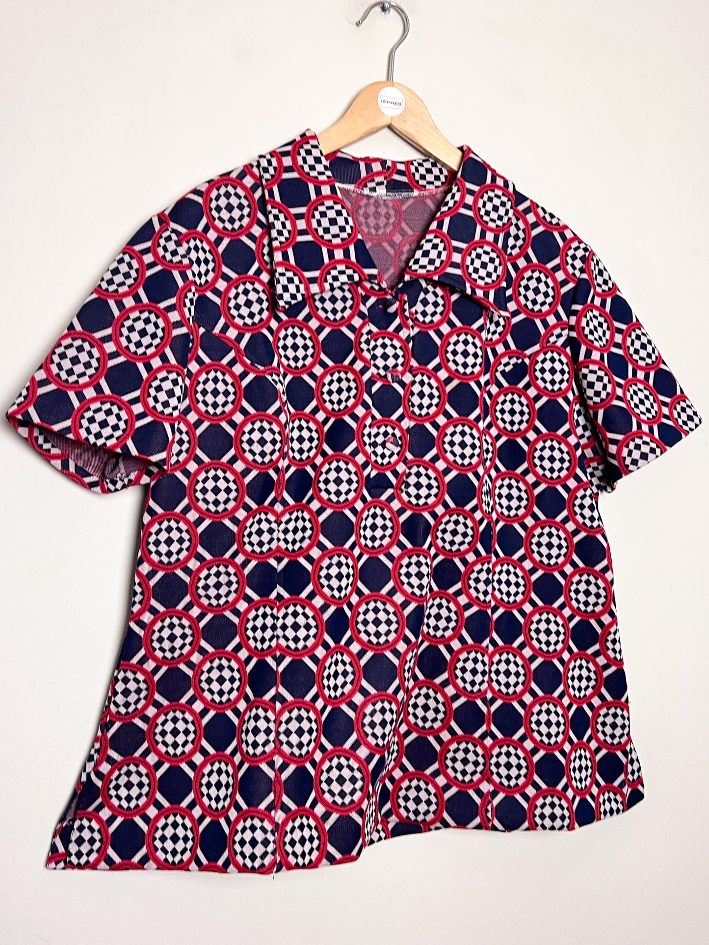 Blouse Vintage 70s - Col Pelle à Tarte - Imprimé Géométrique – Bleu Marine, blanc et rouge T. 42/44