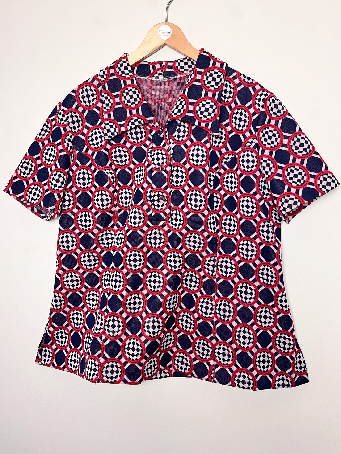 Blouse Vintage 70s - Col Pelle à Tarte - Imprimé Géométrique – Bleu Marine, blanc et rouge T. 42/44