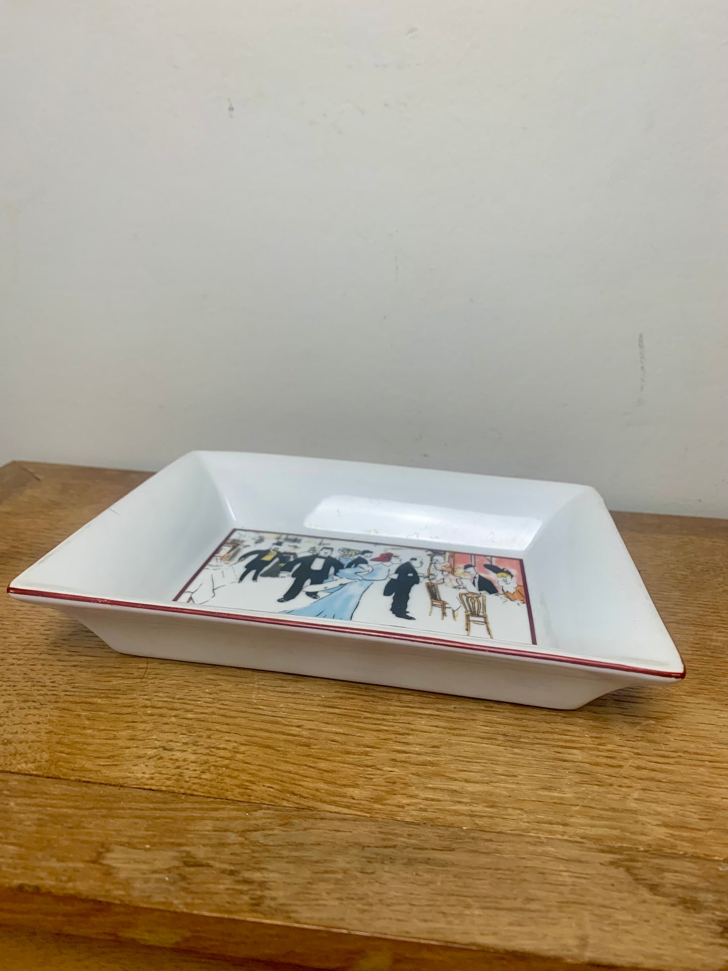 Vide-poche ou cendrier Maxim's Paris vintage en porcelaine