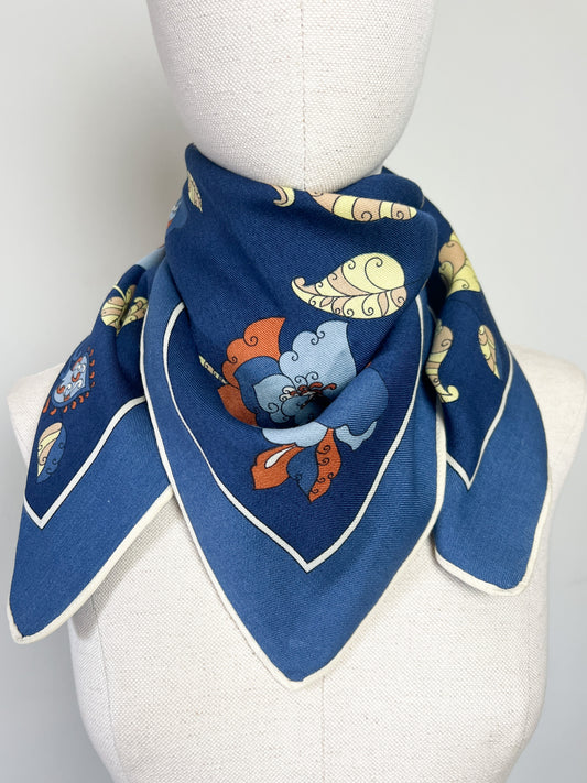Foulard Carré Vintage en Cachemire Peint à la Main - Bleu et Motifs Floraux