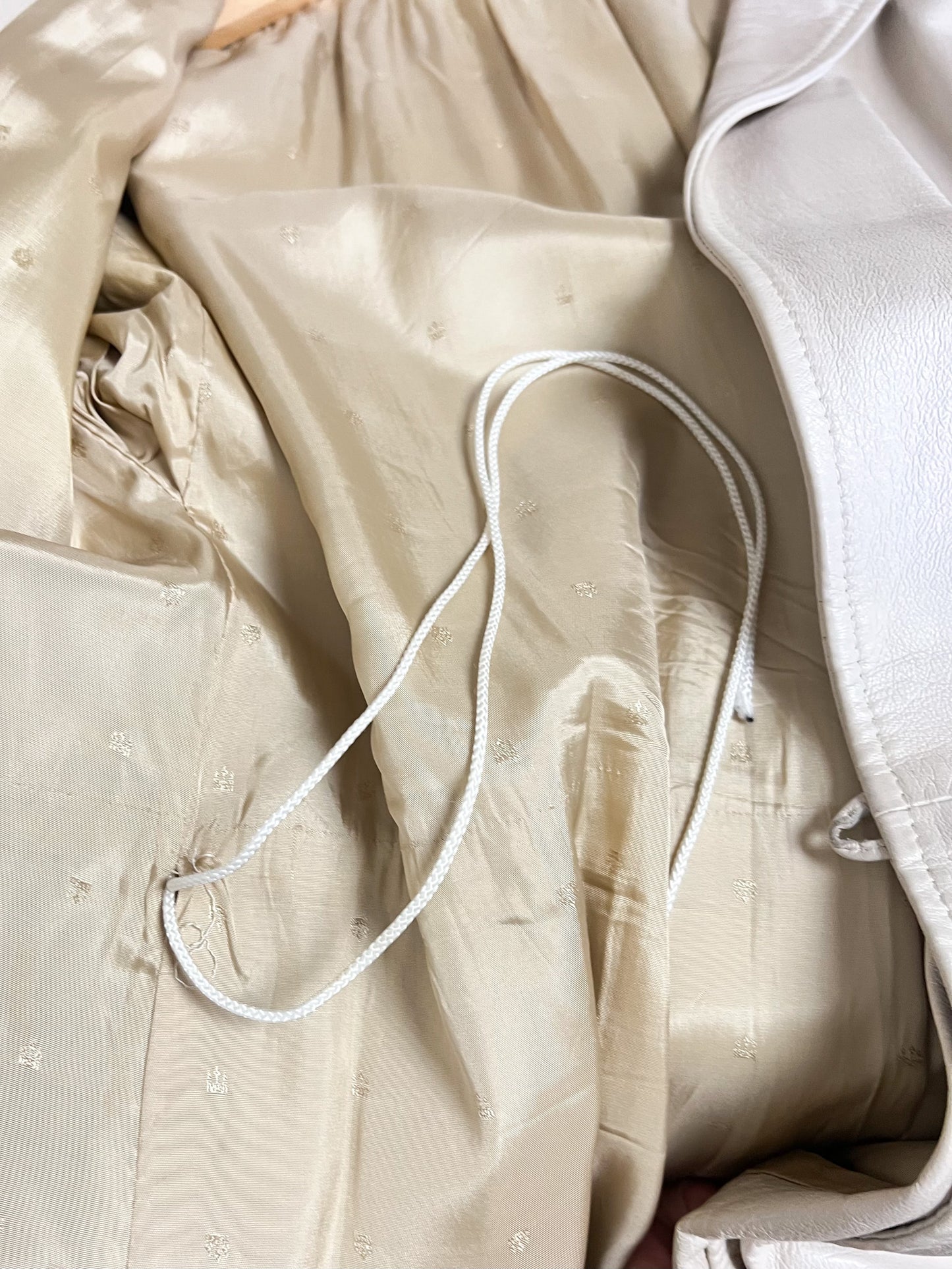 Manteau Long Vintage années 70/80 en Cuir Crème - La Peausserie Paris - Made in France - T. 36
