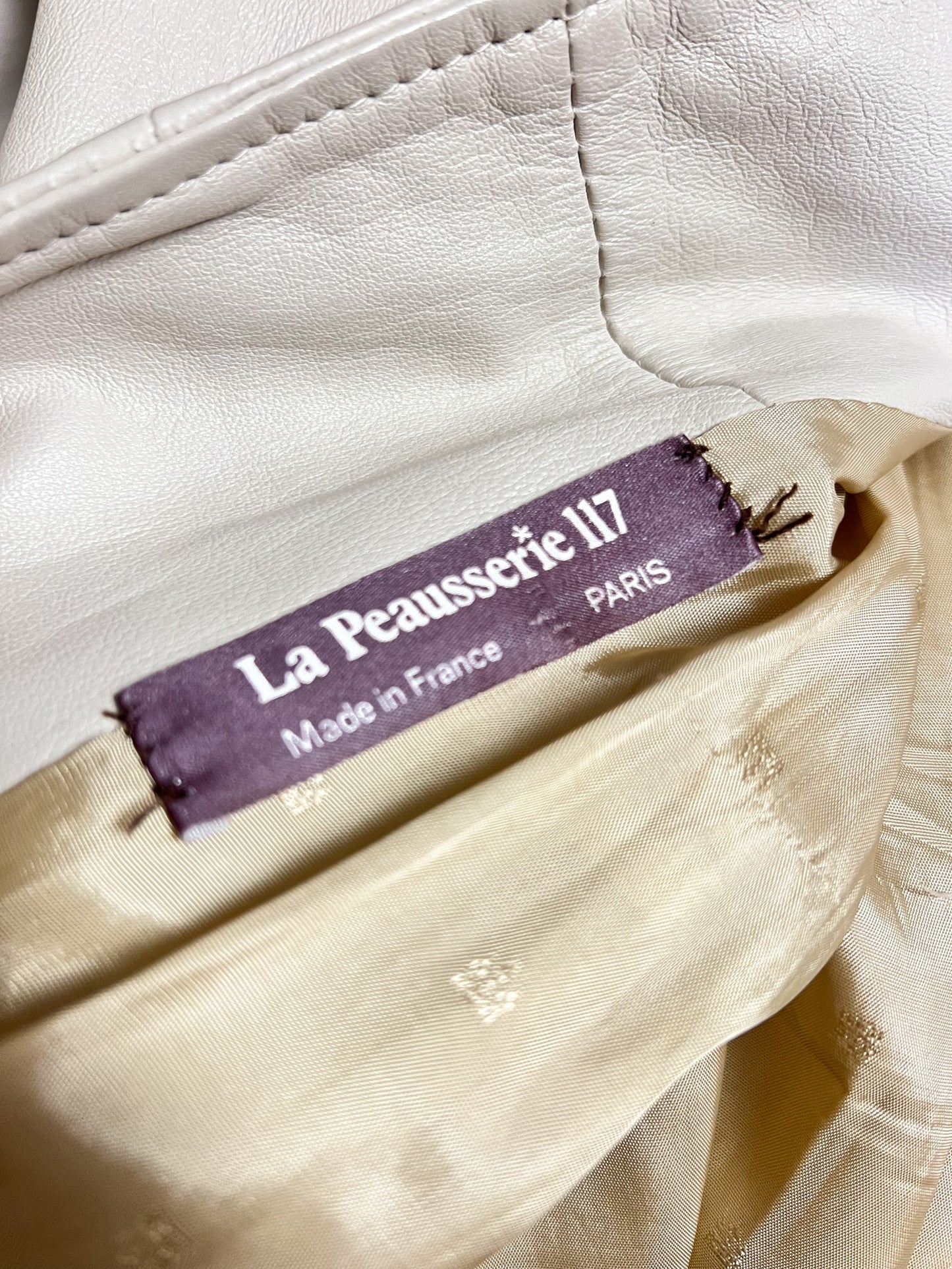 Manteau Long Vintage années 70/80 en Cuir Crème - La Peausserie Paris - Made in France - T. 36