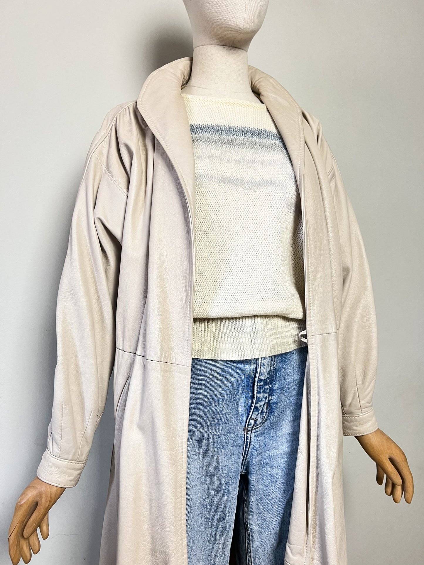 Manteau Long Vintage années 70/80 en Cuir Crème - La Peausserie Paris - Made in France - T. 36