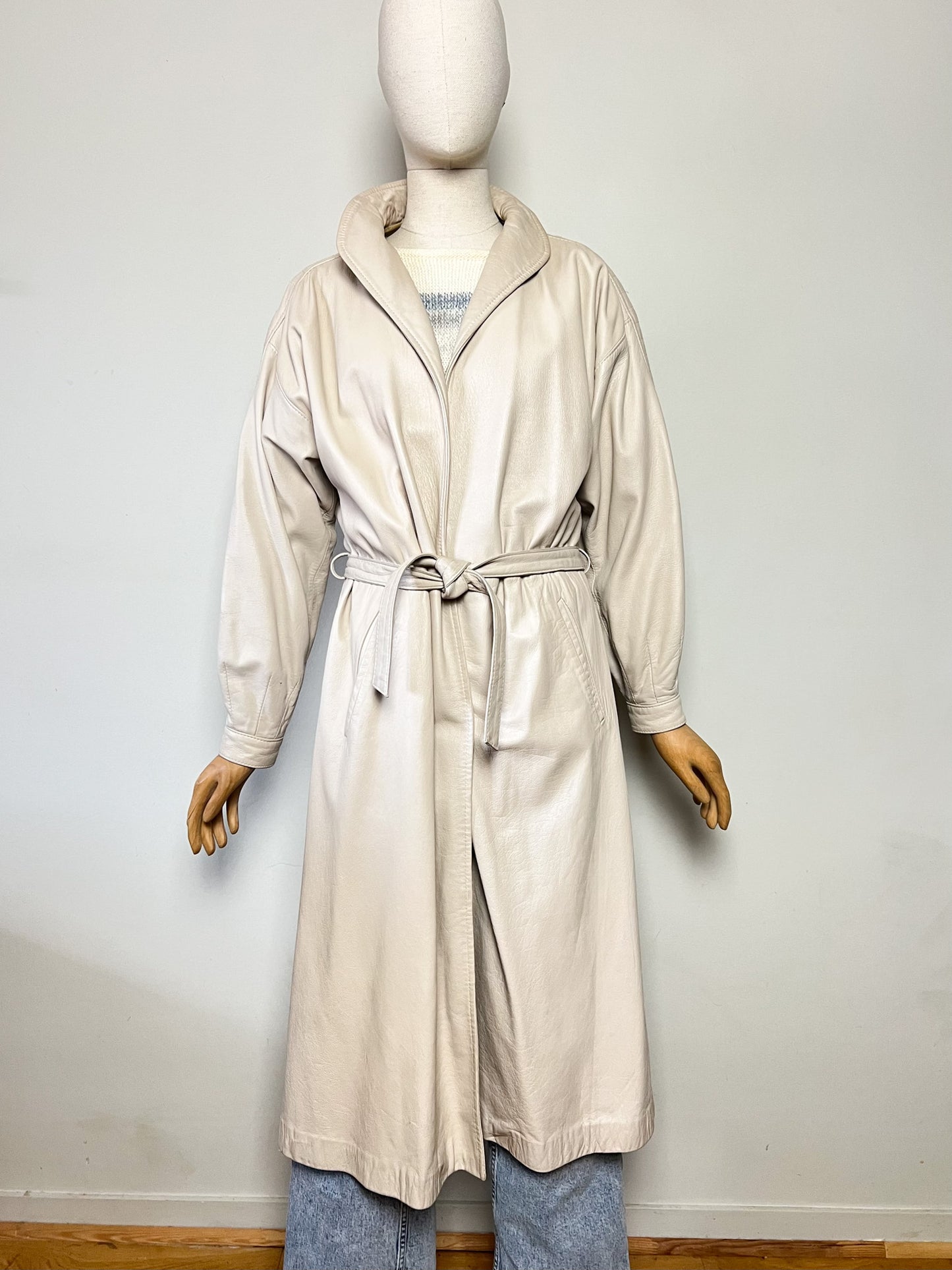 Manteau Long Vintage années 70/80 en Cuir Crème - La Peausserie Paris - Made in France - T. 36