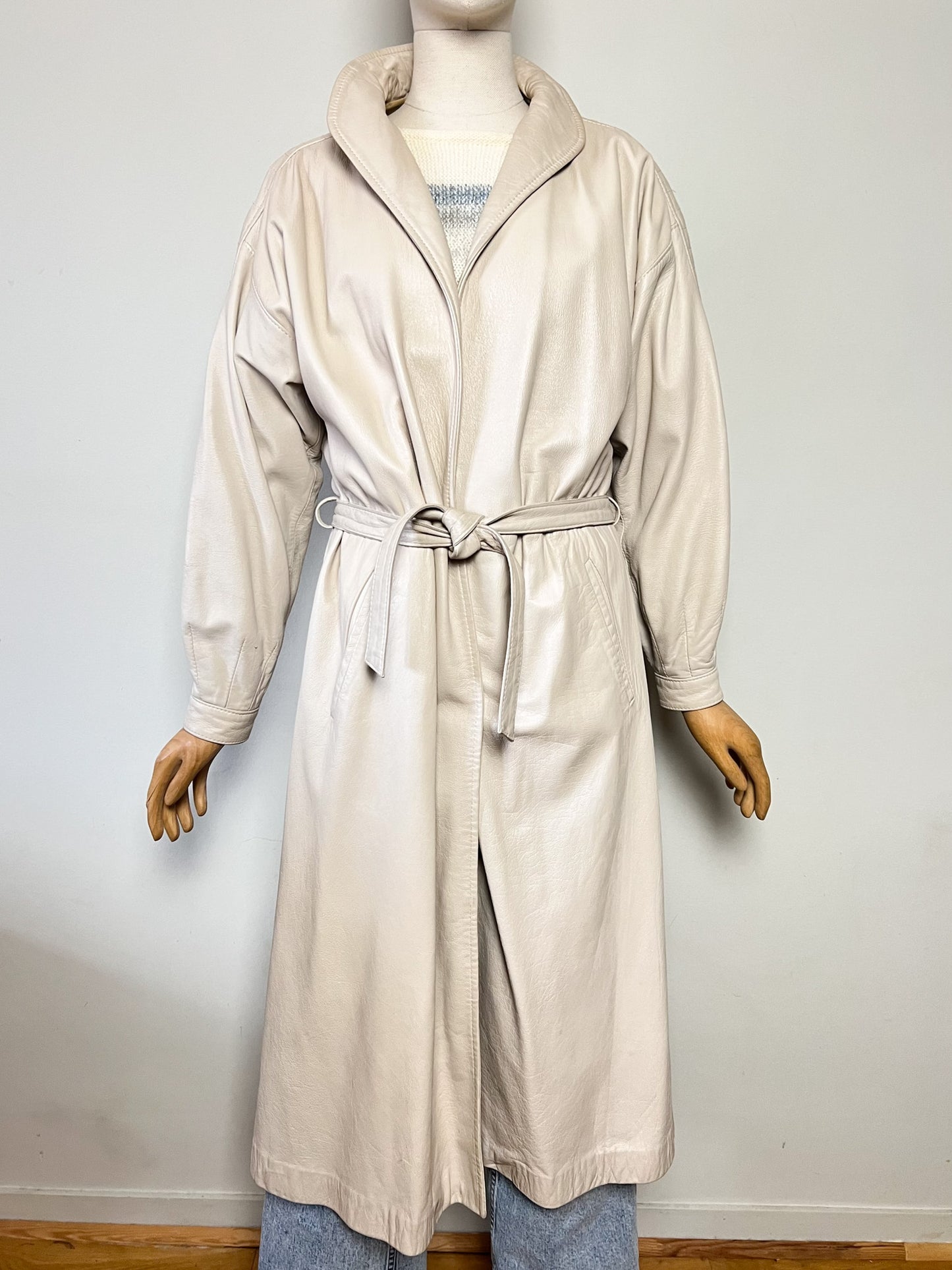 Manteau Long Vintage années 70/80 en Cuir Crème - La Peausserie Paris - Made in France - T. 36