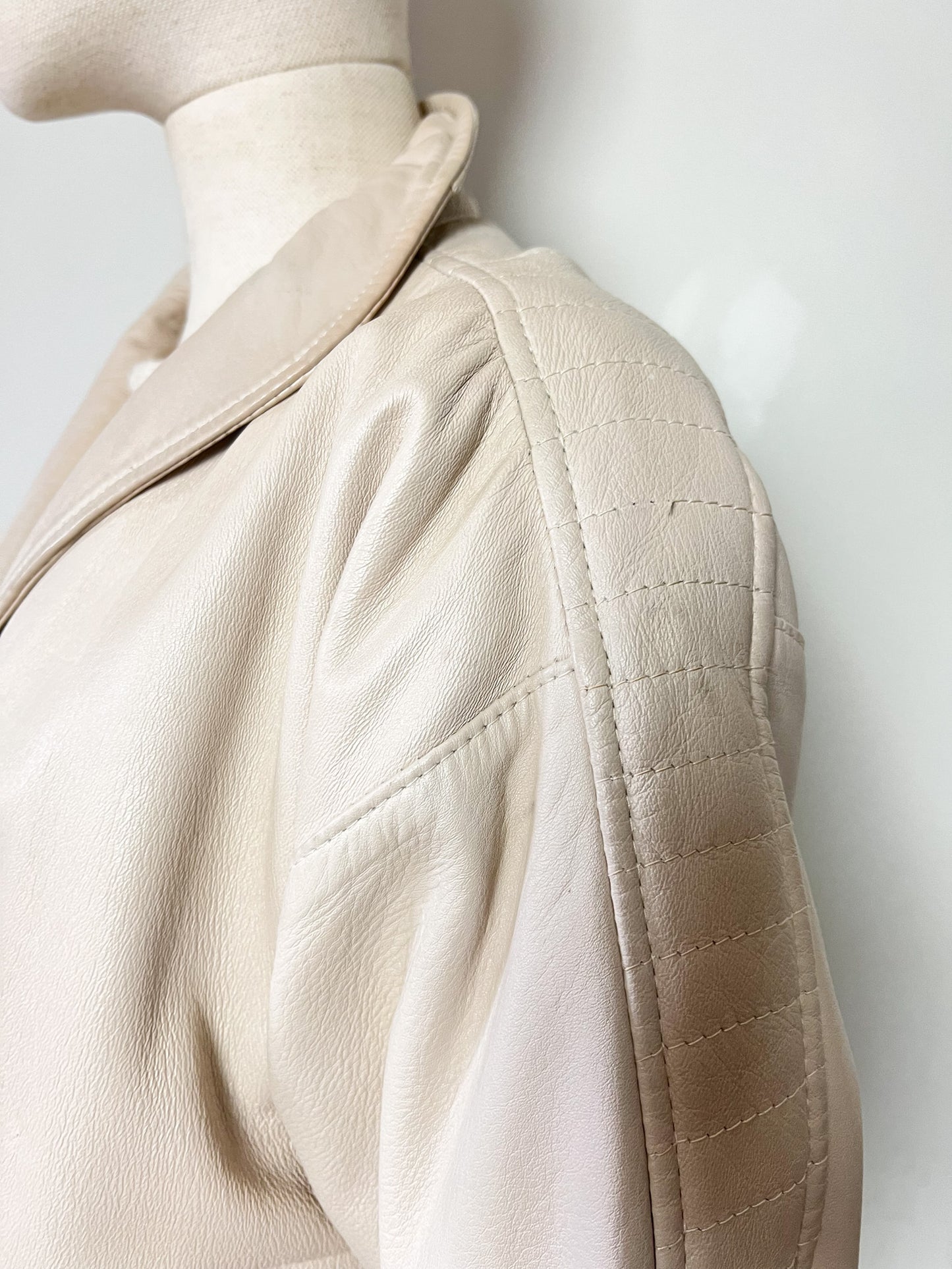 Manteau Long Vintage années 70/80 en Cuir Crème - La Peausserie Paris - Made in France - T. 36