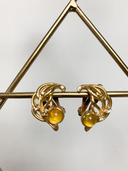 Boucles d’oreilles clips en métal doré et pierre translucide jaune vintage