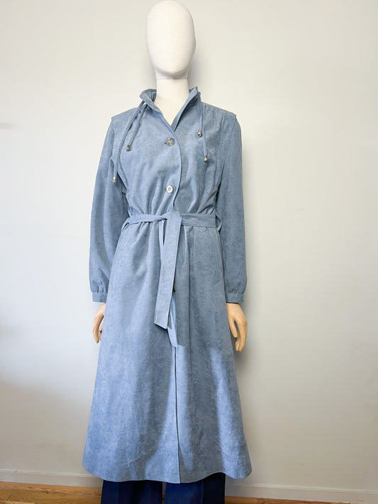 Manteau Long Vintage GOTZ MODELL - Suédine Bleu Ciel Années 80 - T. 38/40