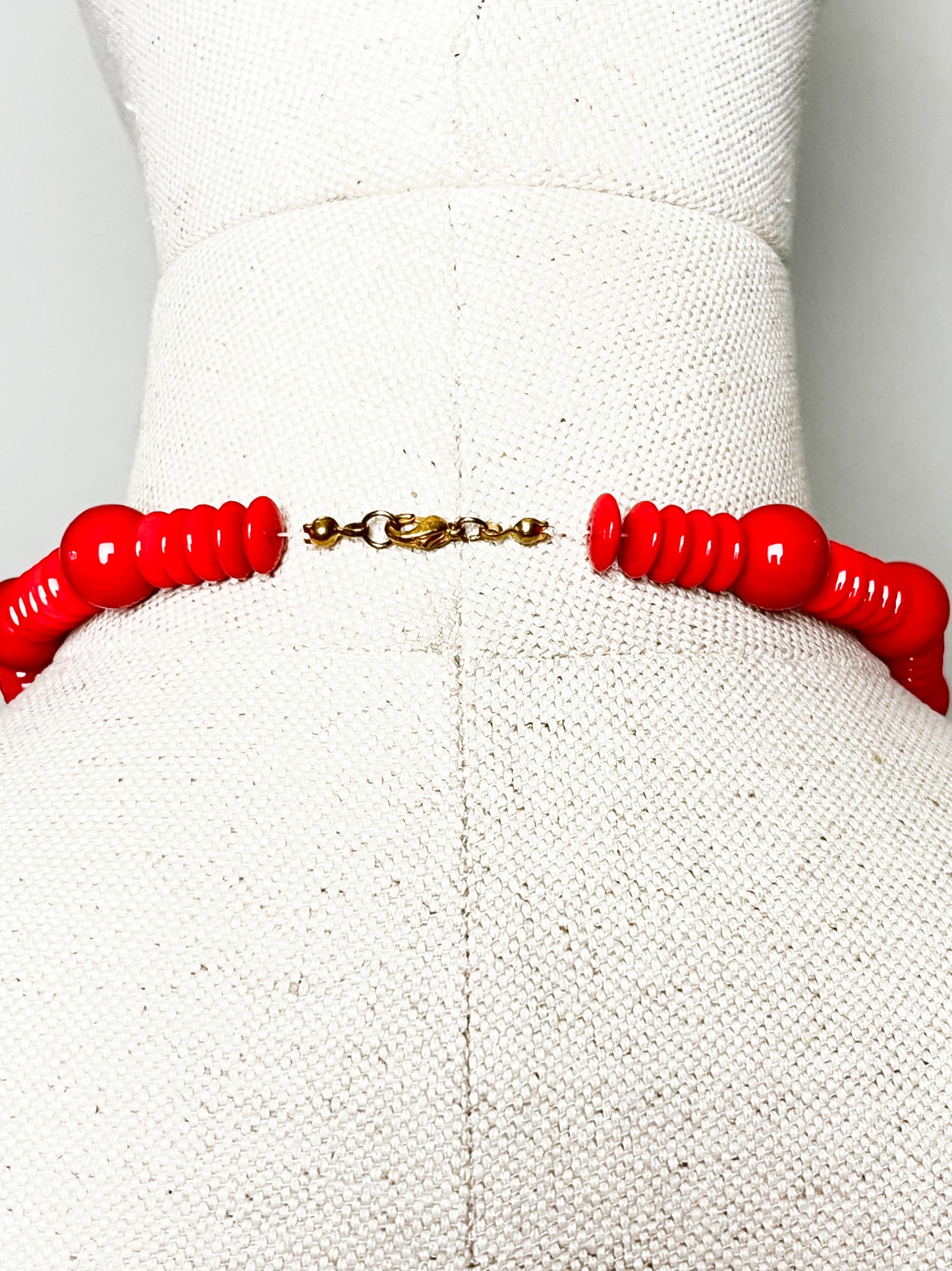 Collier Plastron Vintage Années 80 Rouge - Perles & Pendants Graphiques