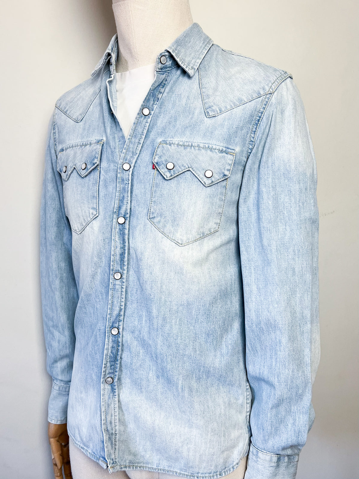 Chemise / Surchemise en jean Levi’s – Bleu clair Boutons nacrés Western – Taille S