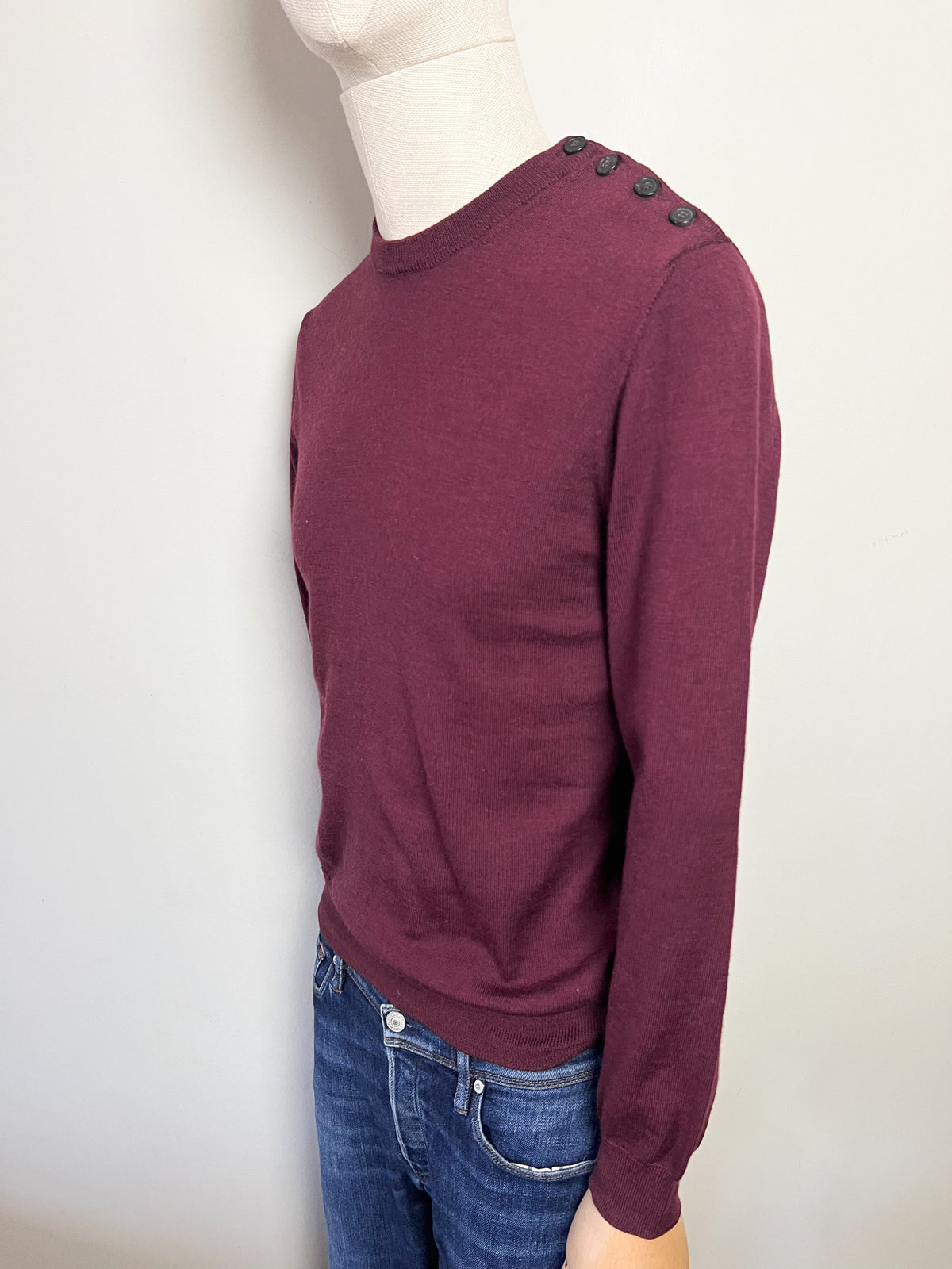 Pull marin Balibaris 100% laine mérinos bordeaux lie de vin — Détail boutons épaule TS / M ajusté