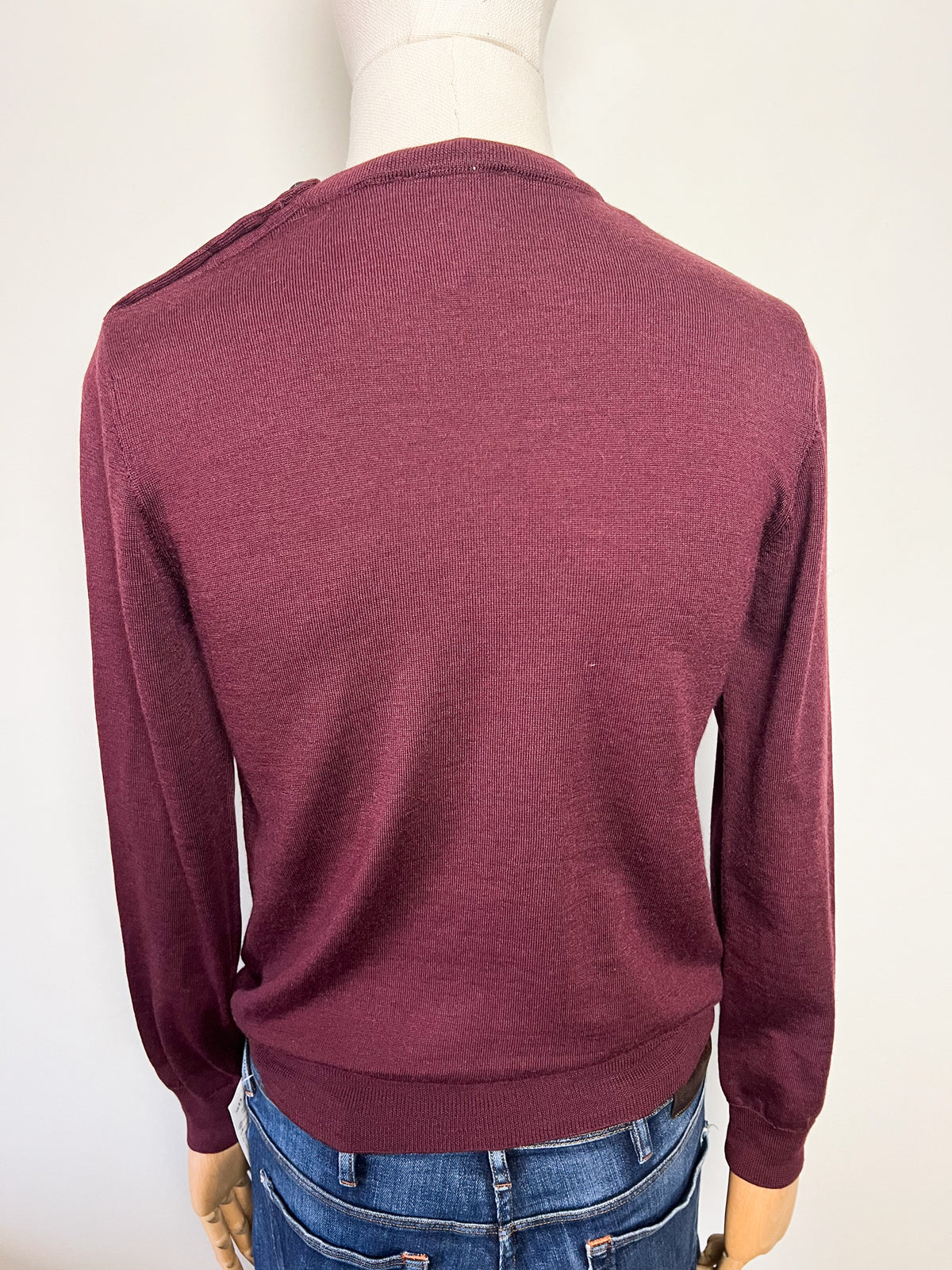 Pull marin Balibaris 100% laine mérinos bordeaux lie de vin — Détail boutons épaule TS / M ajusté