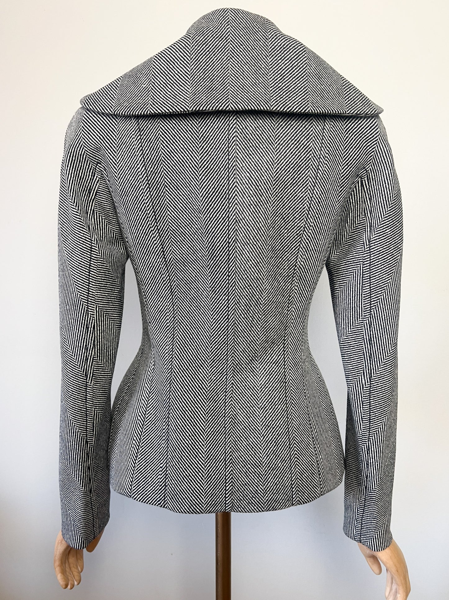 Veste CHRISTIAN DIOR BOUTIQUE (Période John Galliano) - 100% Laine Vierge & Soie - Col Kalgan Amovible - Made in France - Taille 36 FR