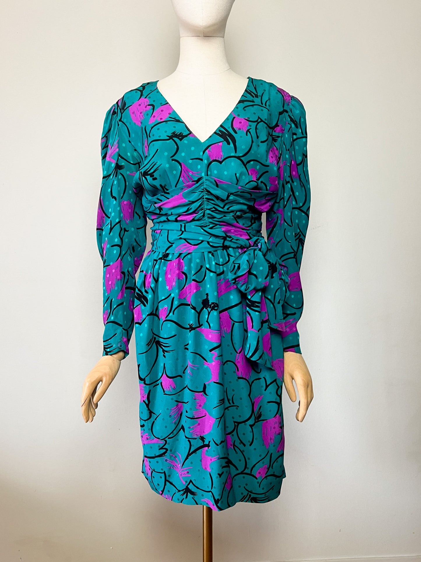 Robe GUY LAROCHE Vintage Luxe 100% Soie - Imprimé Abstrait Vif - Années 80 - Vert Émeraude, Fuchsia, Noir - Taille 38