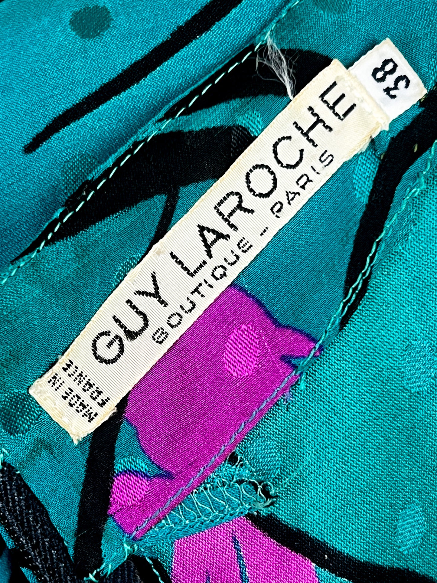 Robe GUY LAROCHE Vintage Luxe 100% Soie - Imprimé Abstrait Vif - Années 80 - Vert Émeraude, Fuchsia, Noir - Taille 38