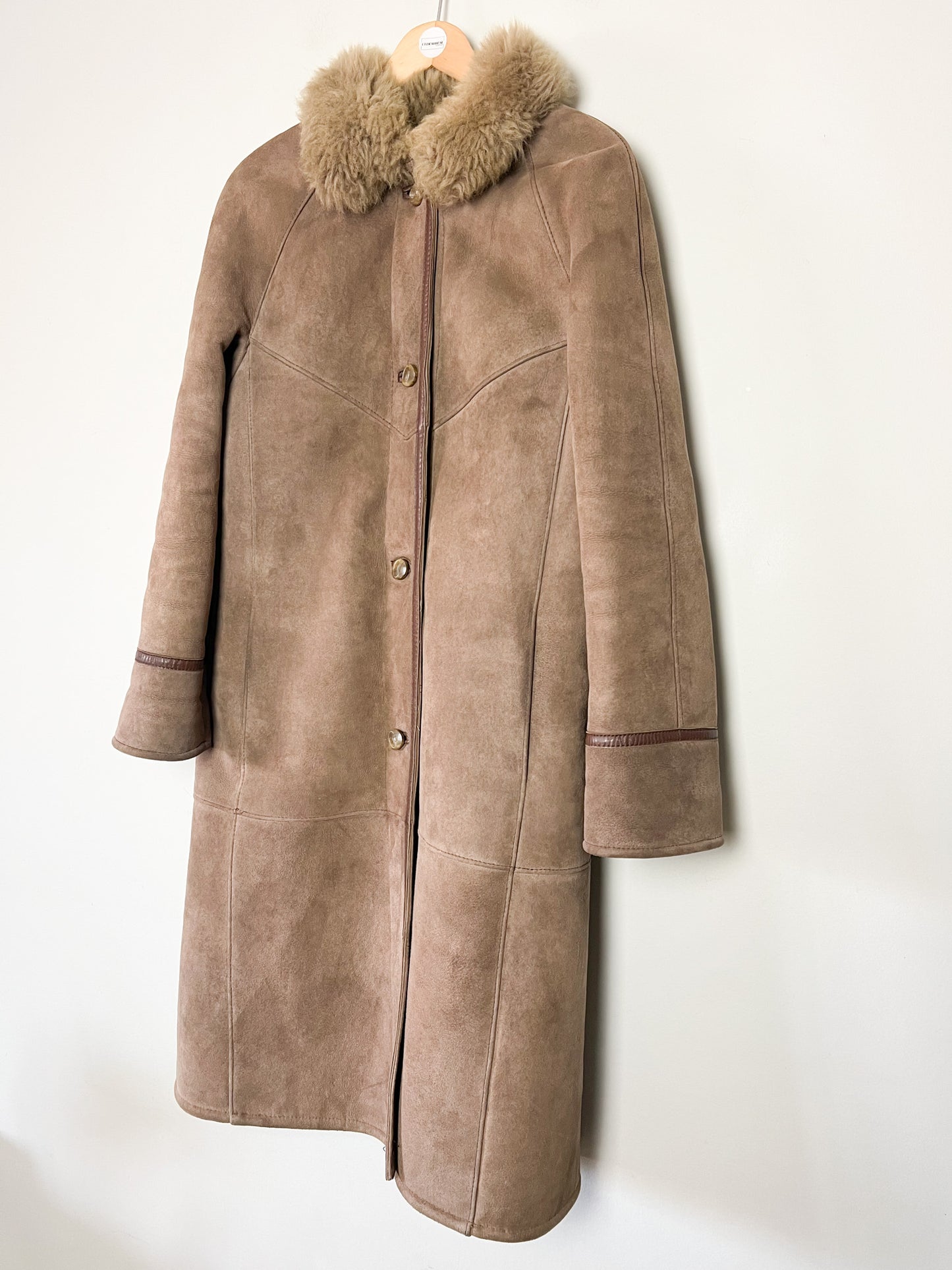 Manteau Long en Peau Lainée Véritable Vintage Années 70- Made in France– T 36