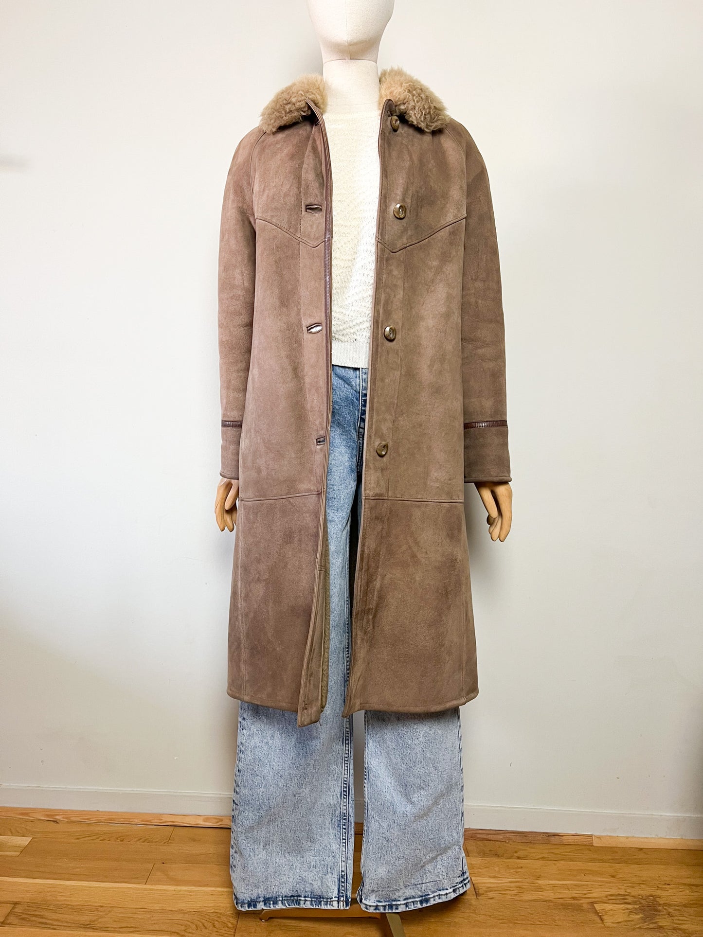 Manteau Long en Peau Lainée Véritable Vintage Années 70- Made in France– T 36