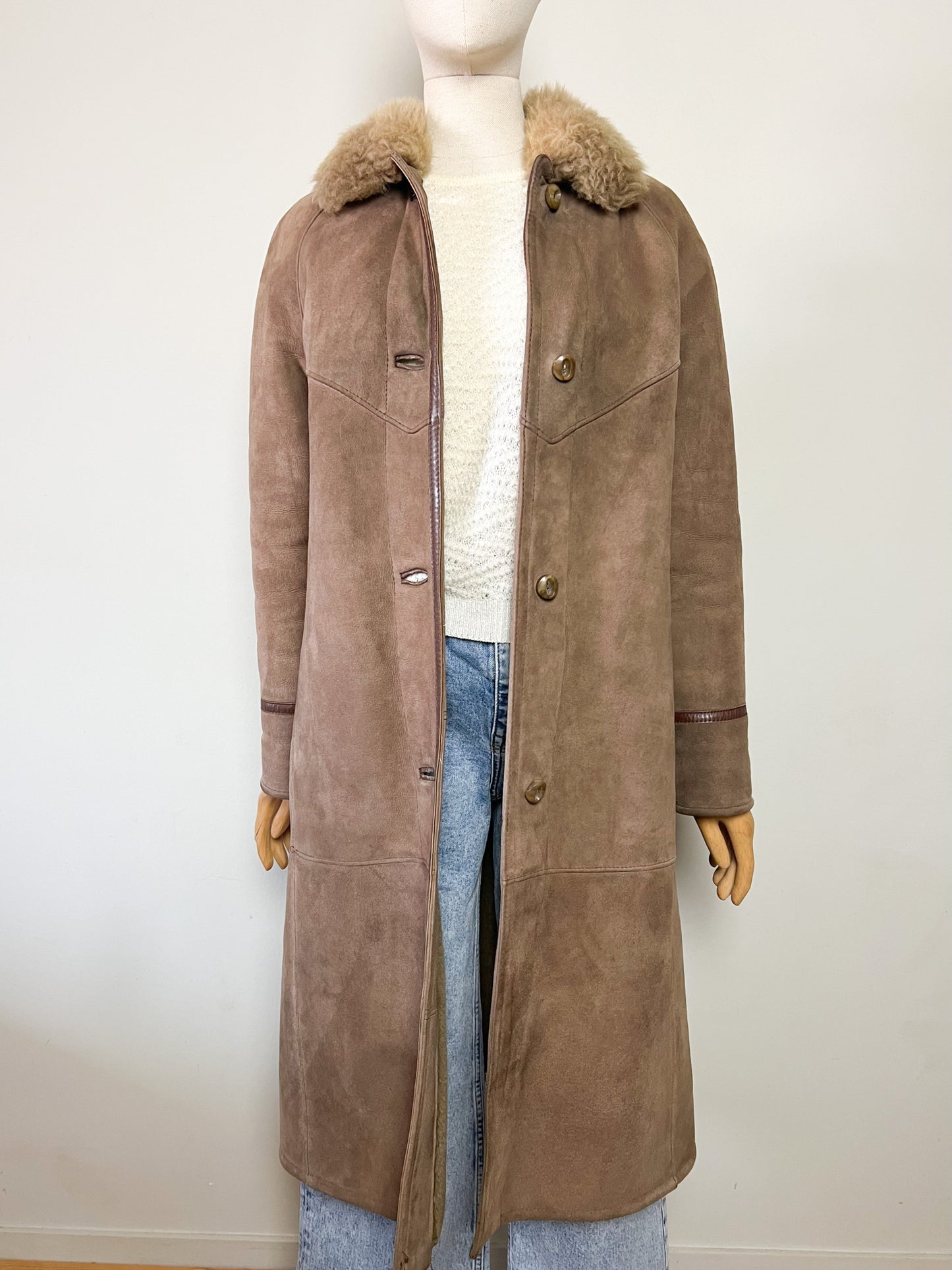 Manteau Long en Peau Lainée Véritable Vintage Années 70- Made in France– T 36