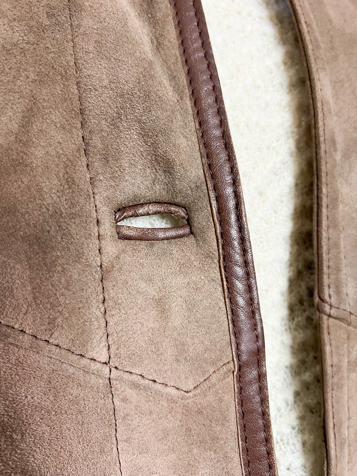 Manteau Long en Peau Lainée Véritable Vintage Années 70- Made in France– T 36
