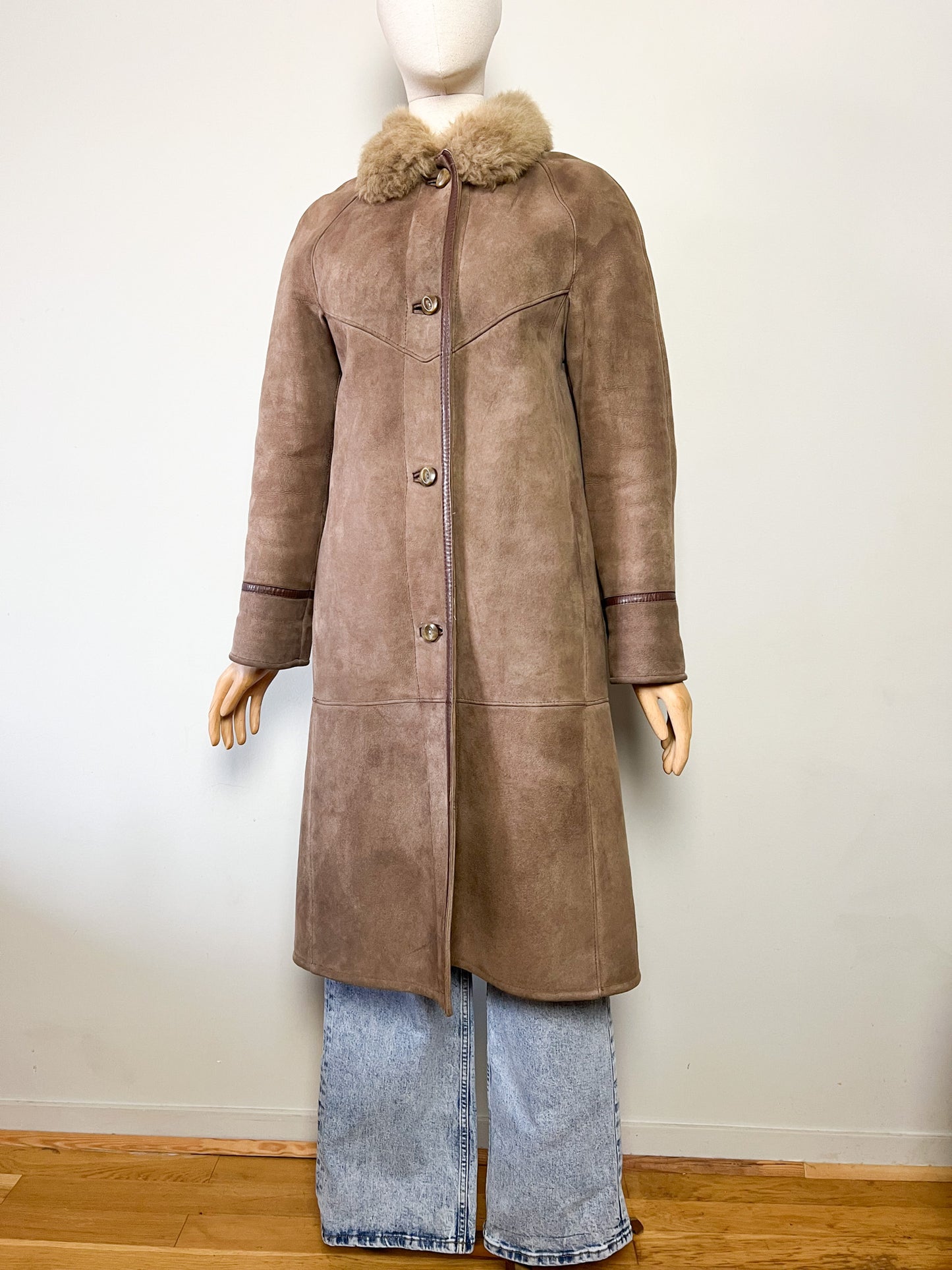 Manteau Long en Peau Lainée Véritable Vintage Années 70- Made in France– T 36