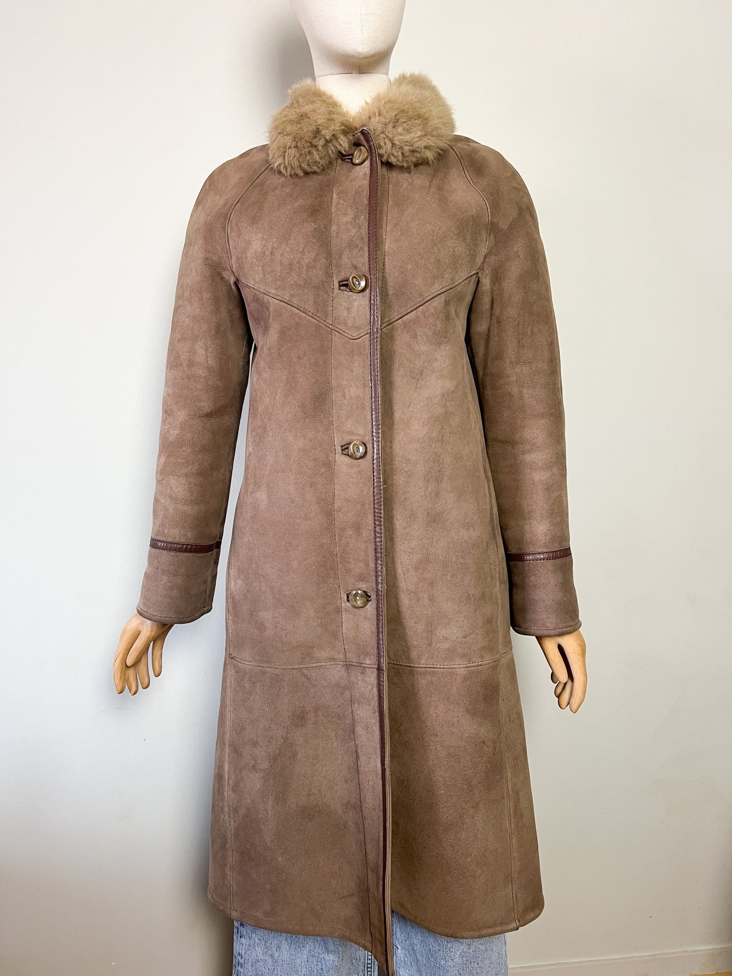 Manteau Long en Peau Lainée Véritable Vintage Années 70- Made in France– T 36