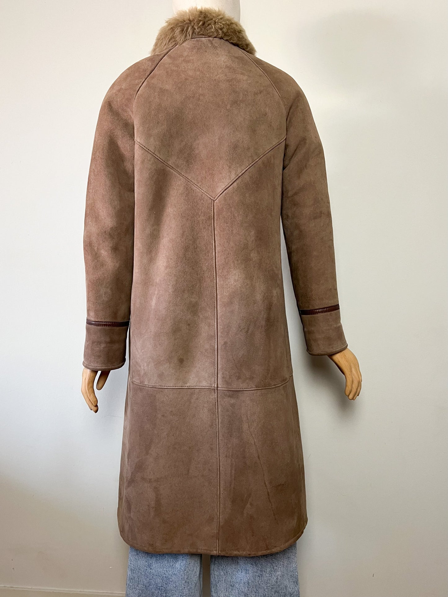 Manteau Long en Peau Lainée Véritable Vintage Années 70- Made in France– T 36