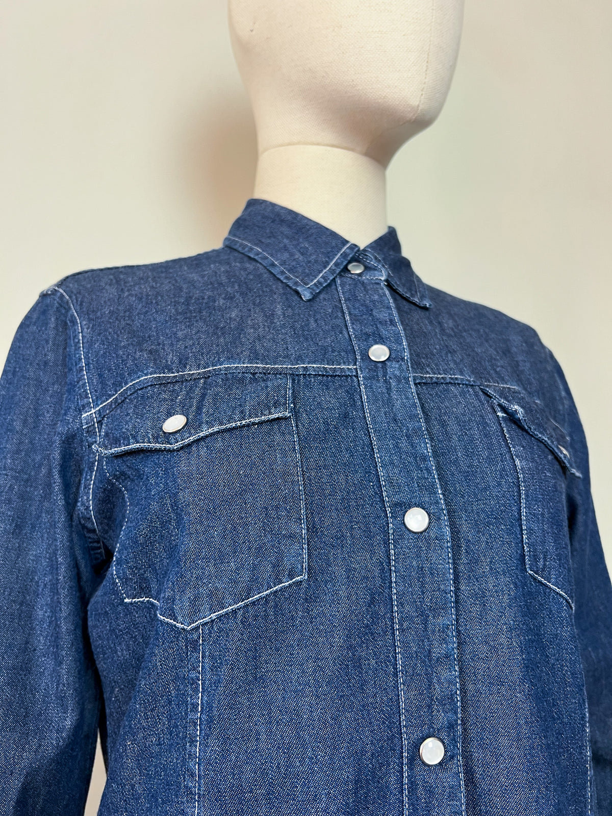 Chemise / surchemise en jean vintage années 90 style western à pressions nacrées — Taille S (36/38)