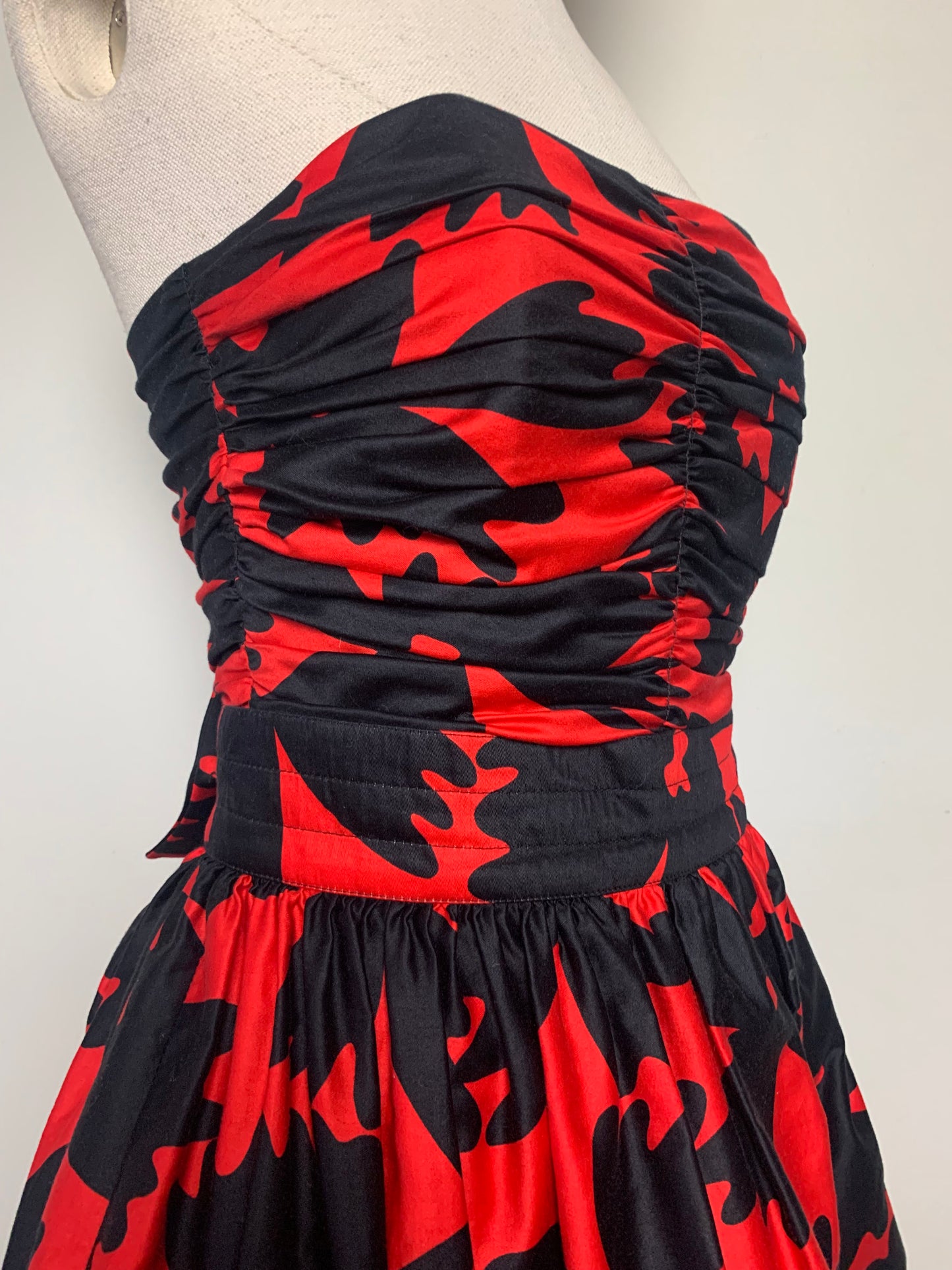 Robe bustier 2 en 1 noire et rouge vintage Lilian Fell