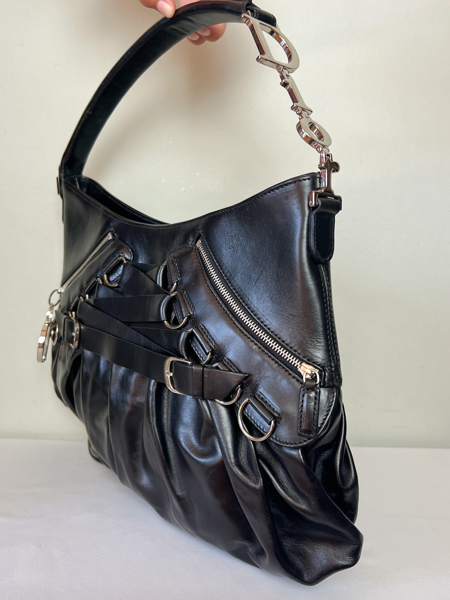 Sac à main CHRISTIAN DIOR "Ballet Corset" Période John Galliano - Cuir Noir - Zips & Sangles Multiples - Années 2000 - Pièce Archive