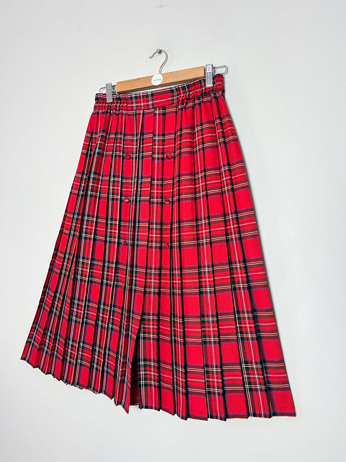Jupe midi plissée vintage 70s 80s tartan rouge à boutons — Made in France — Taille 36/38