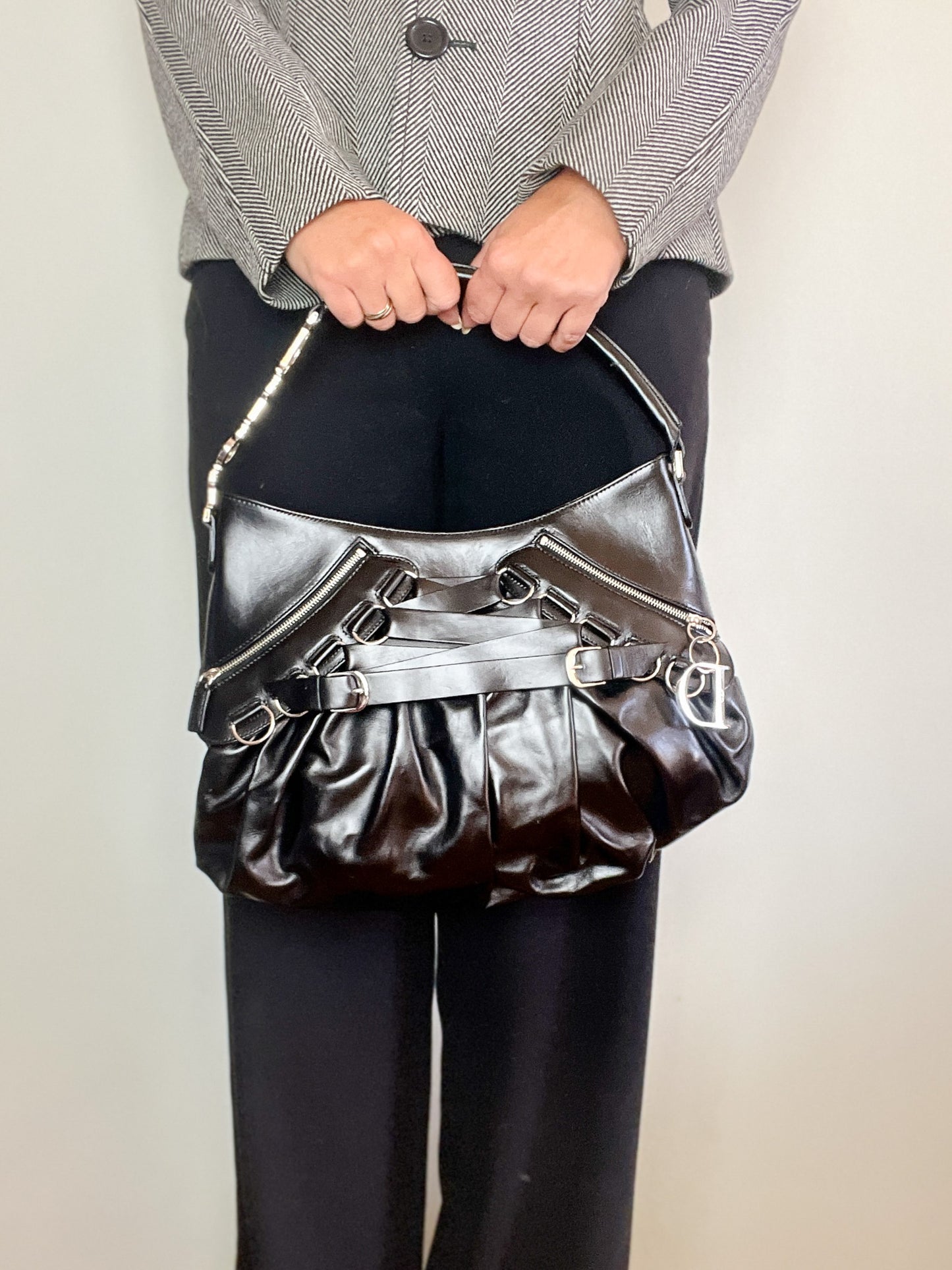 Sac à main CHRISTIAN DIOR "Ballet Corset" Période John Galliano - Cuir Noir - Zips & Sangles Multiples - Années 2000 - Pièce Archive