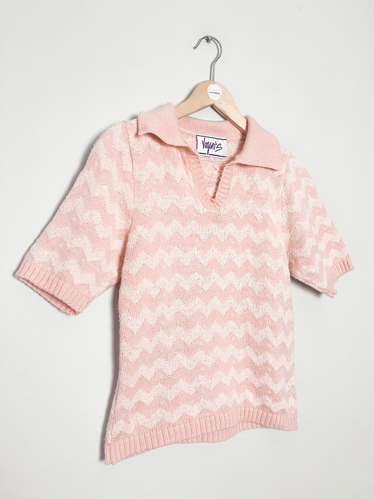Top pull vintage 70s 80s col polo maille zigzags rose poudré & crème Vogari's — Taille 34/36