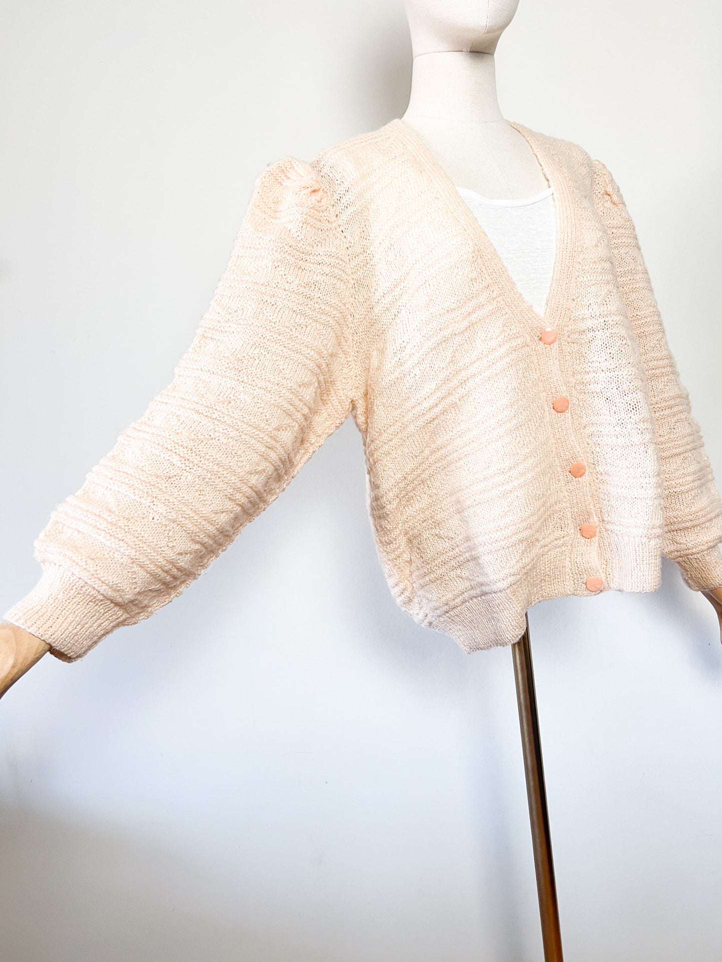 Cardigan Vintage Années 80 Tricoté Main - Beige Rosé - Détails de Maille - T40/42
