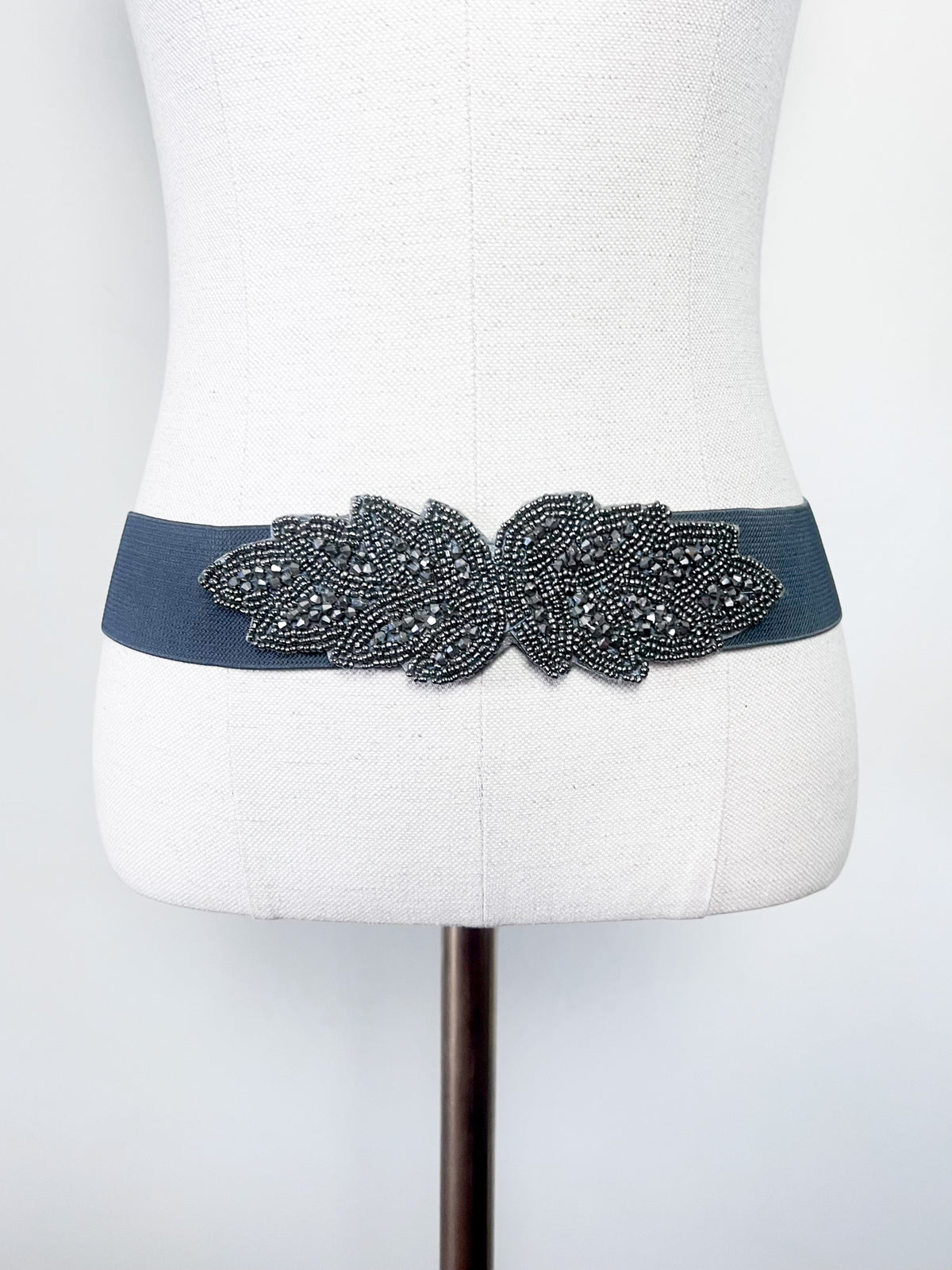 Ceinture serre-taille élastique gris anthracite empiècement bijou perles argentées — Taille 70 (34/36)