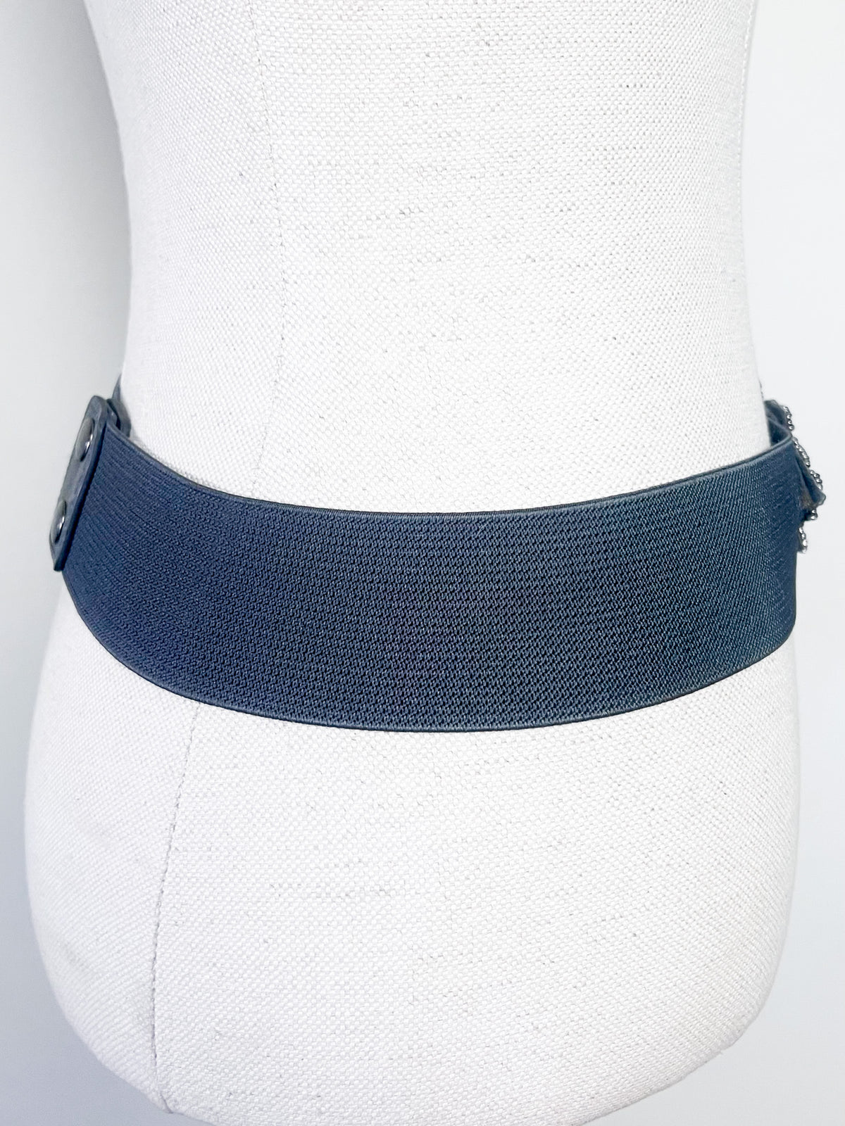 Ceinture serre-taille élastique gris anthracite empiècement bijou perles argentées — Taille 70 (34/36)